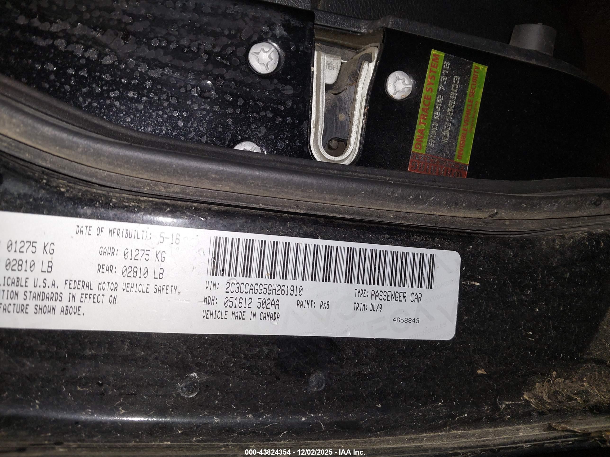 CHRYSLER 300 image 9