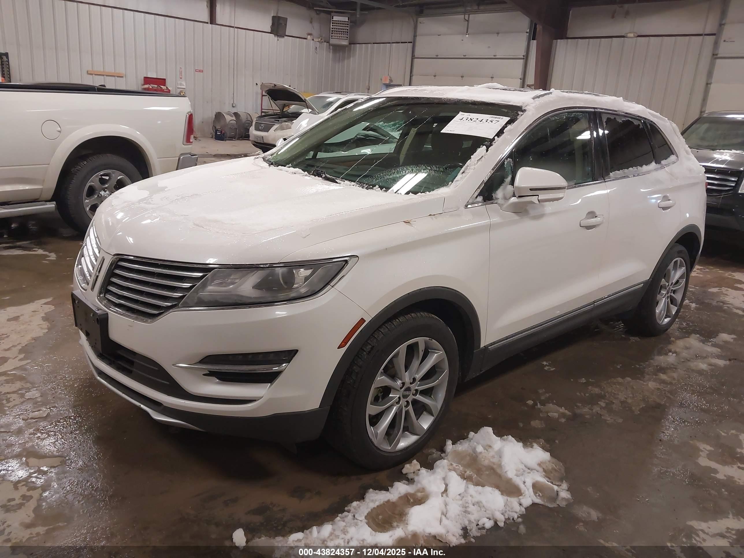 LINCOLN MKC image 2