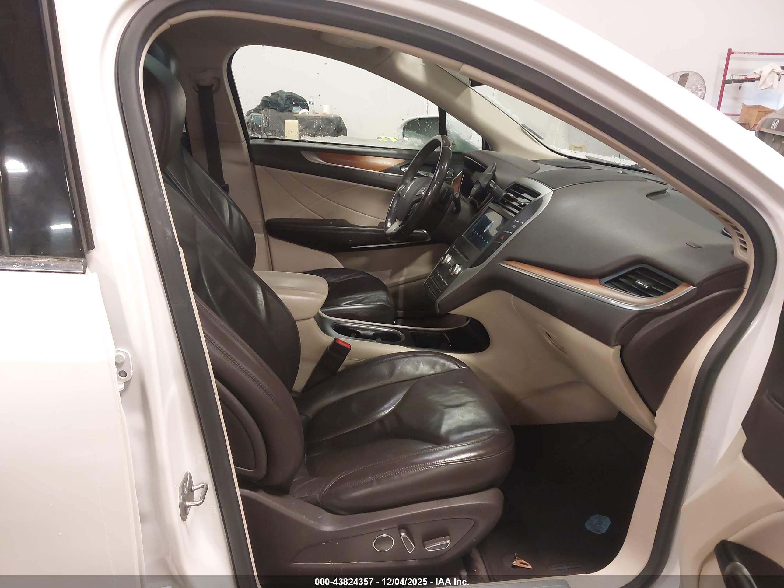 LINCOLN MKC image 5