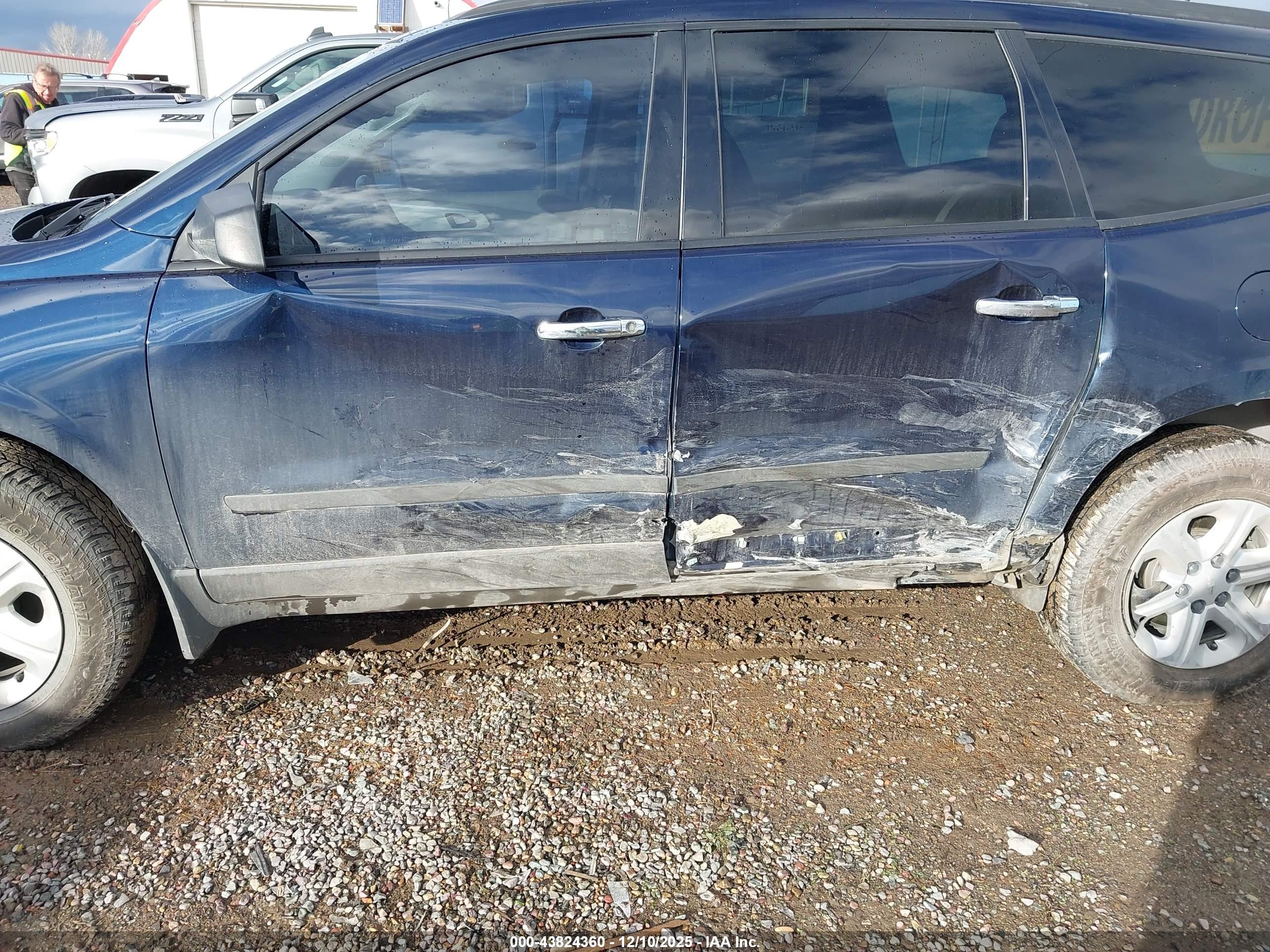 CHEVROLET TRAVERSE image 6