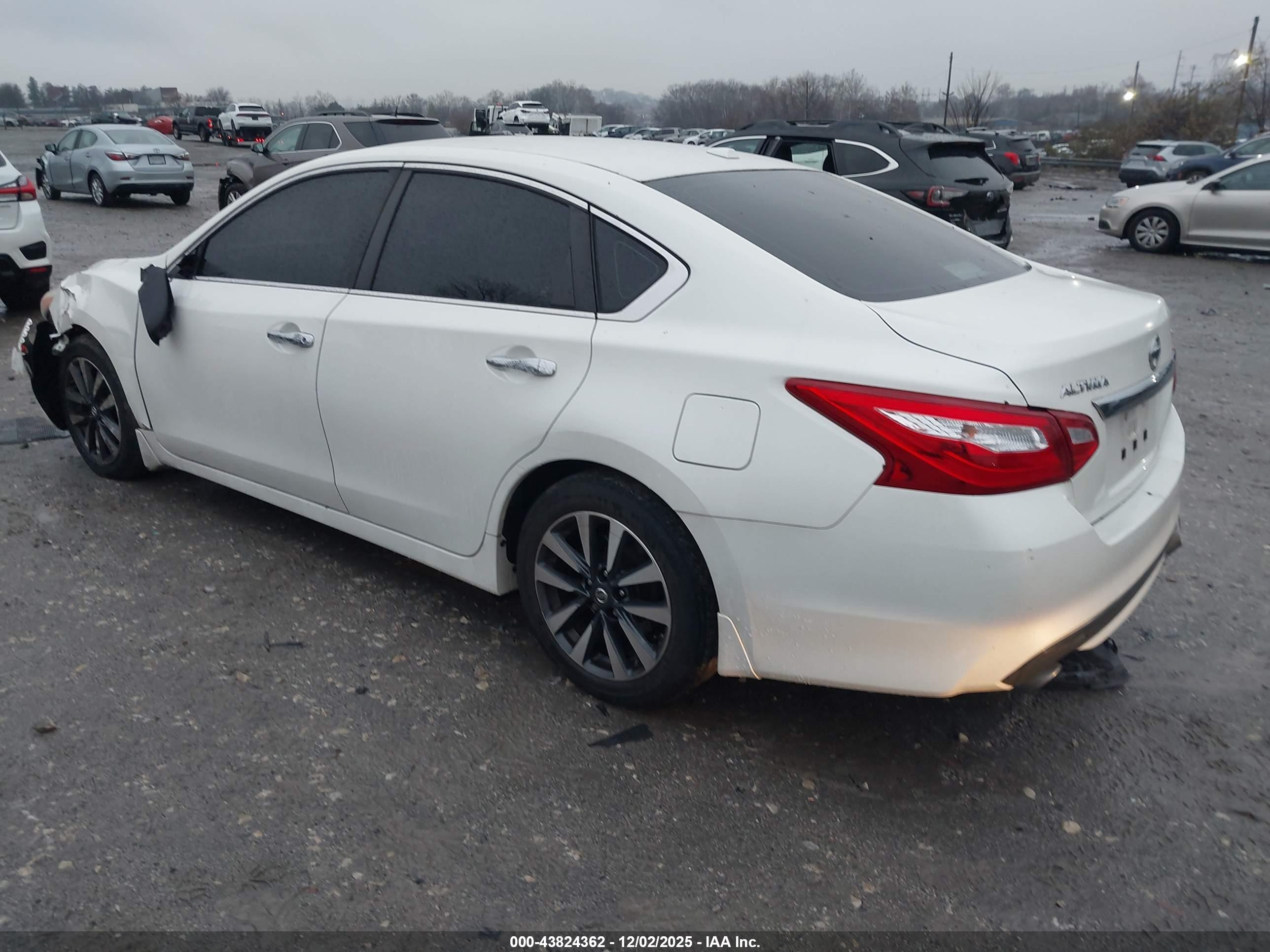 NISSAN ALTIMA image 3