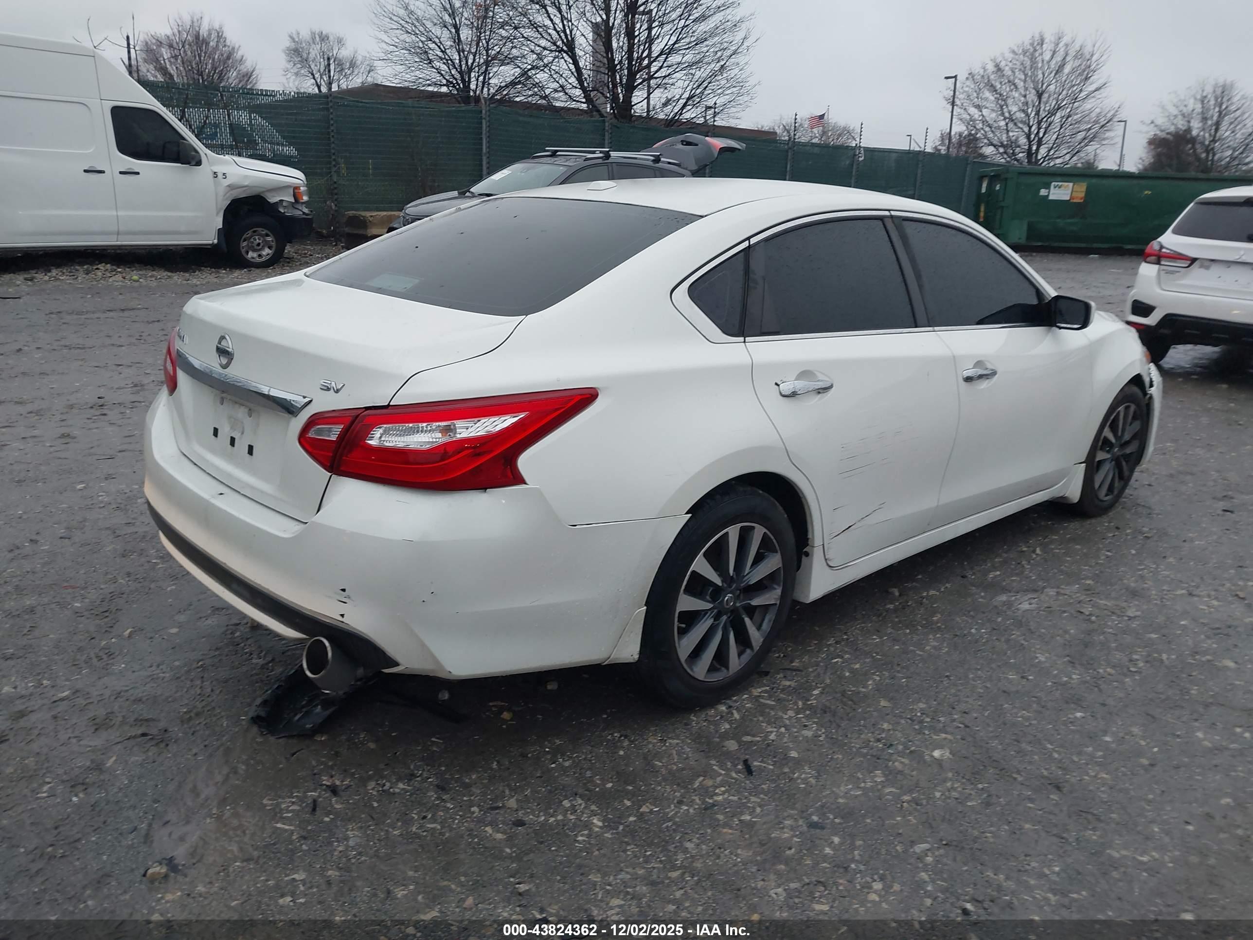 NISSAN ALTIMA image 4