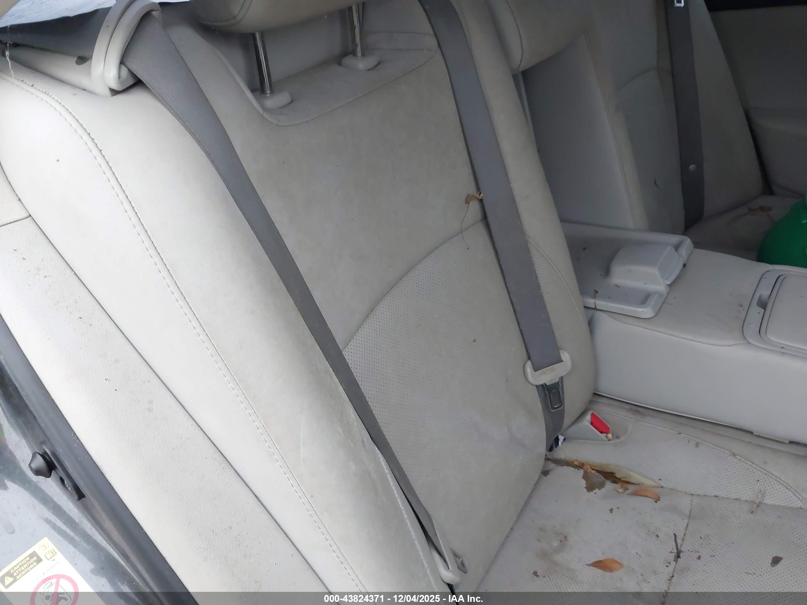 LEXUS ES image 8