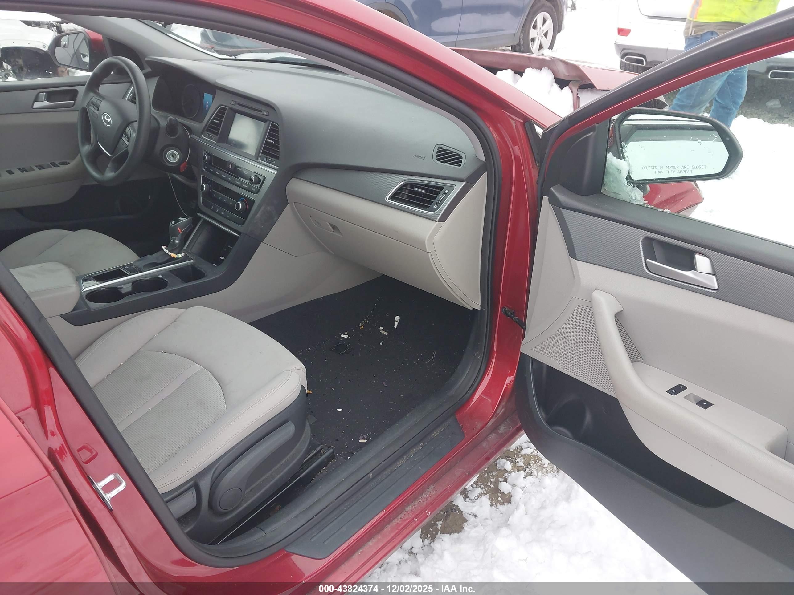 HYUNDAI SONATA image 5