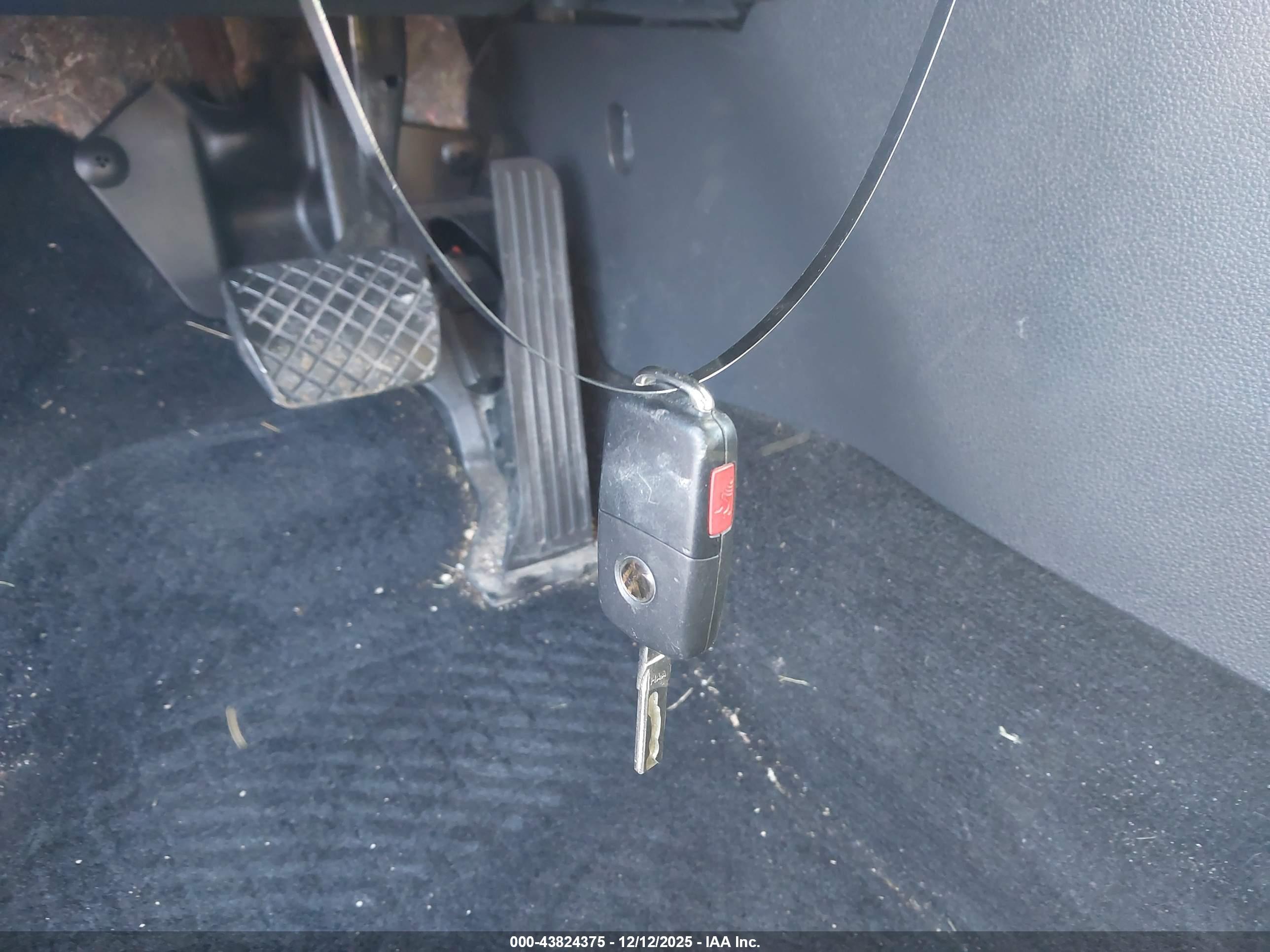VOLKSWAGEN PASSAT image 11
