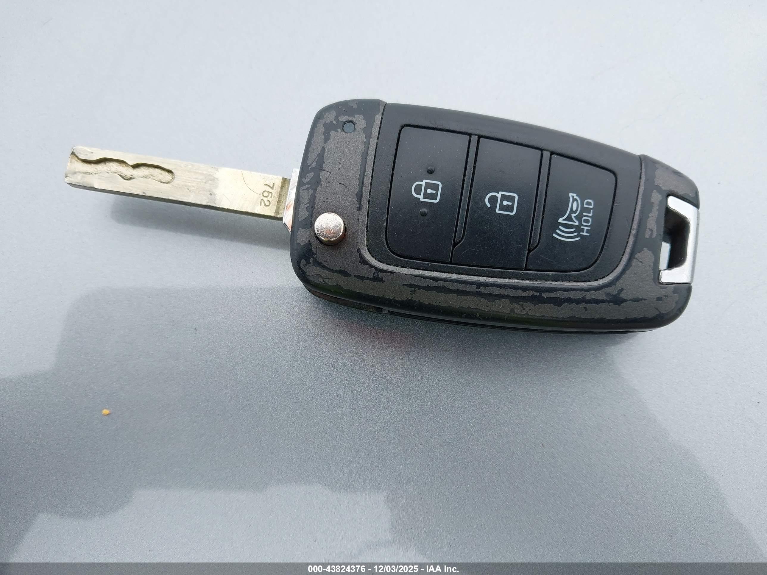 HYUNDAI VENUE image 11