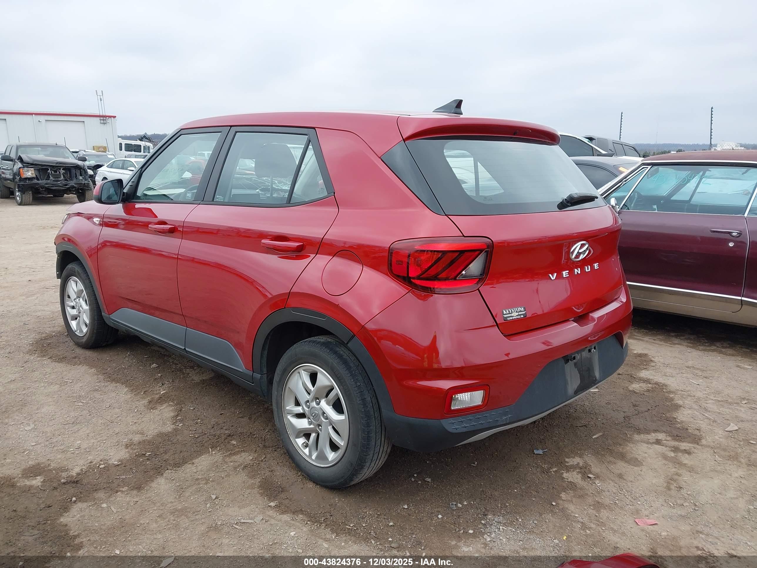 HYUNDAI VENUE image 3