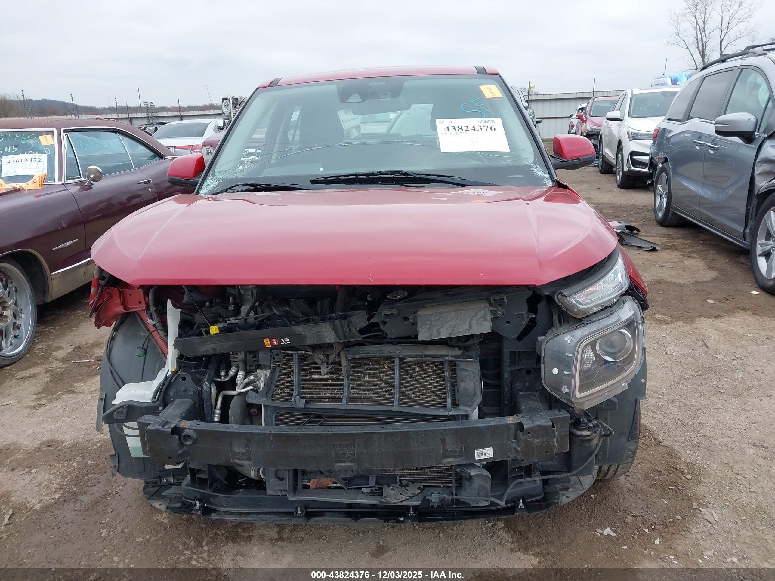 HYUNDAI VENUE image 6