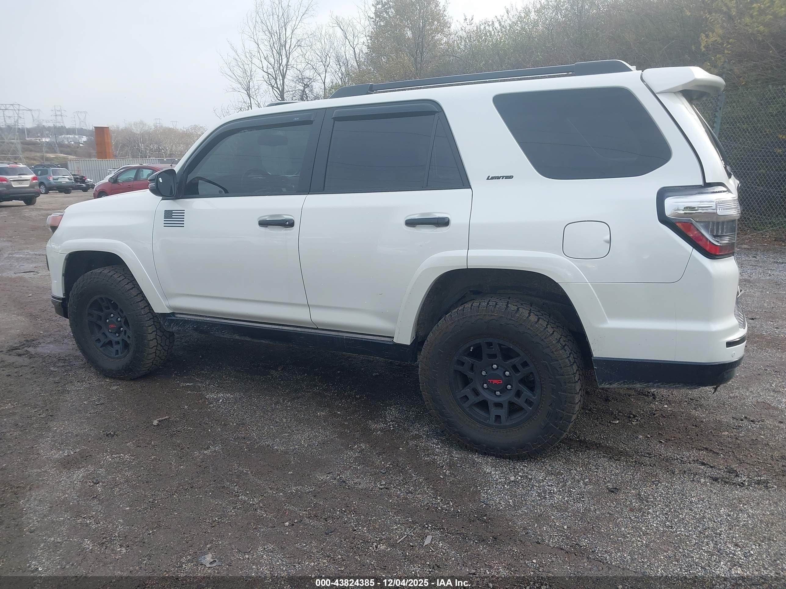 TOYOTA 4RUNNER image 3