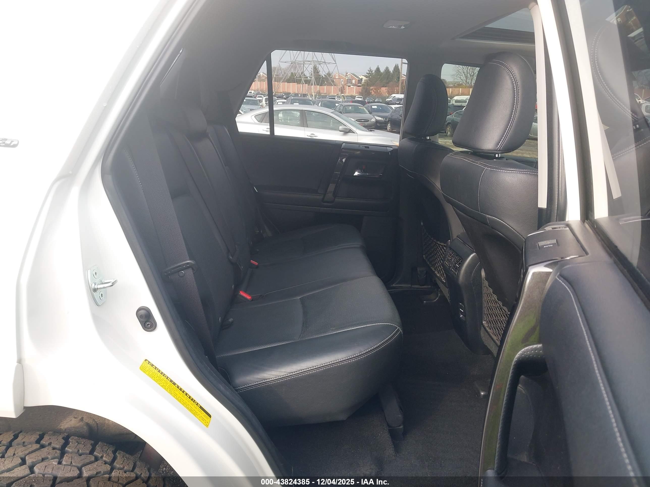 TOYOTA 4RUNNER image 8