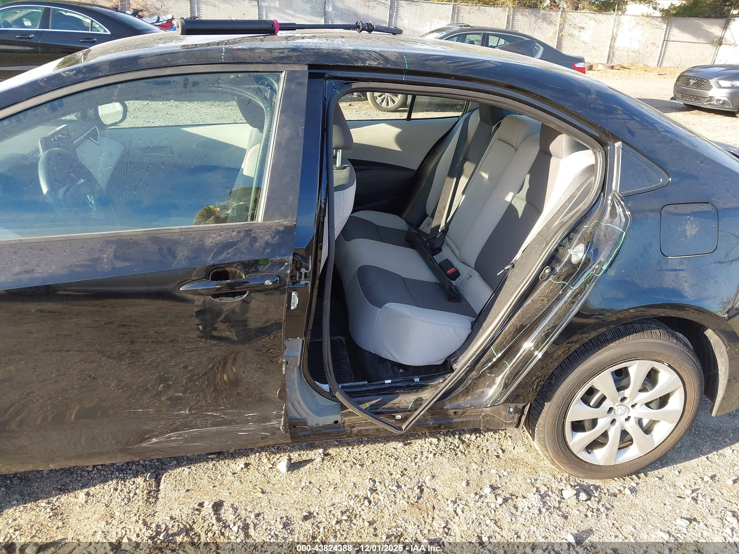 TOYOTA COROLLA image 6