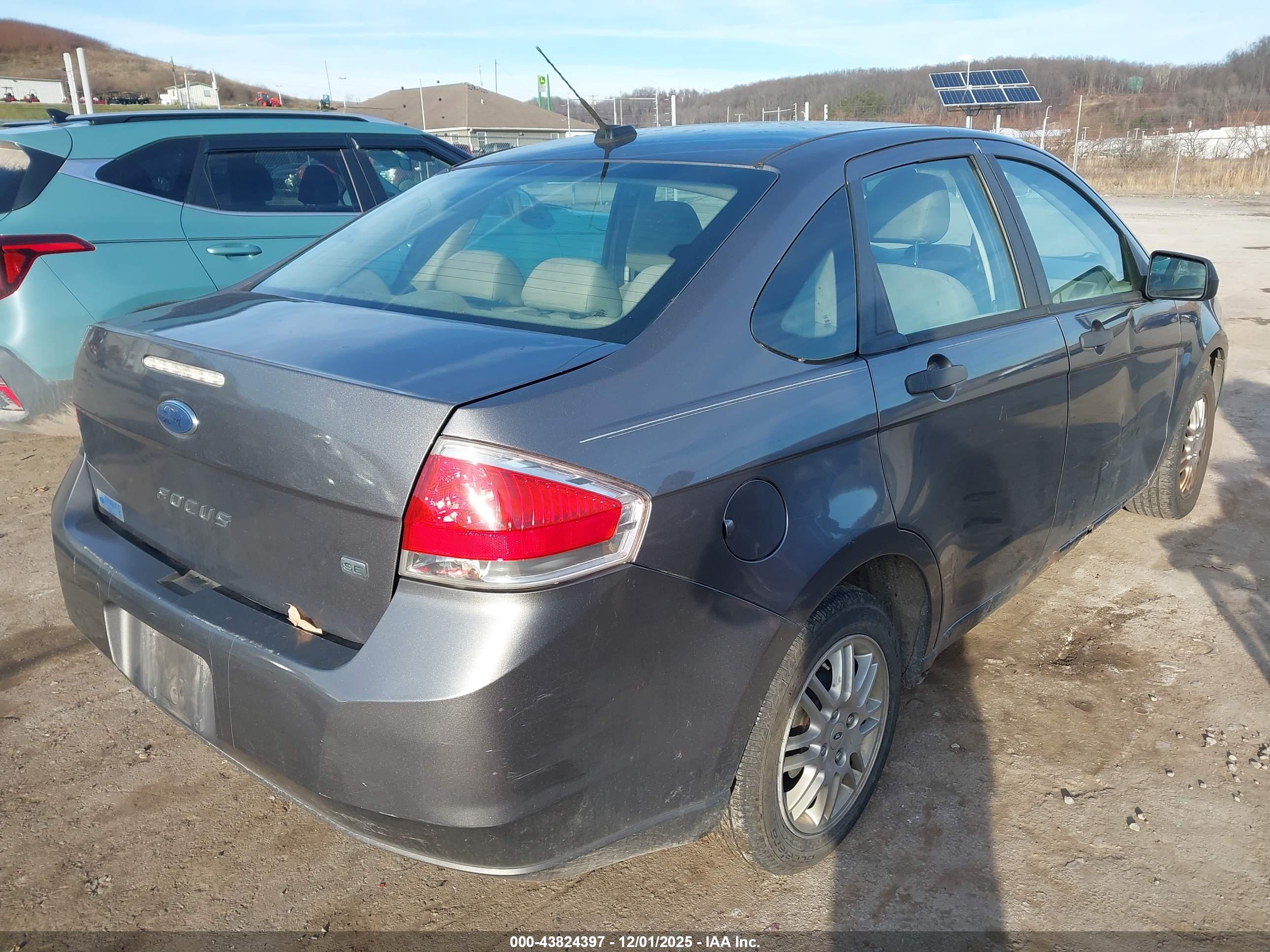 FORD FOCUS image 4