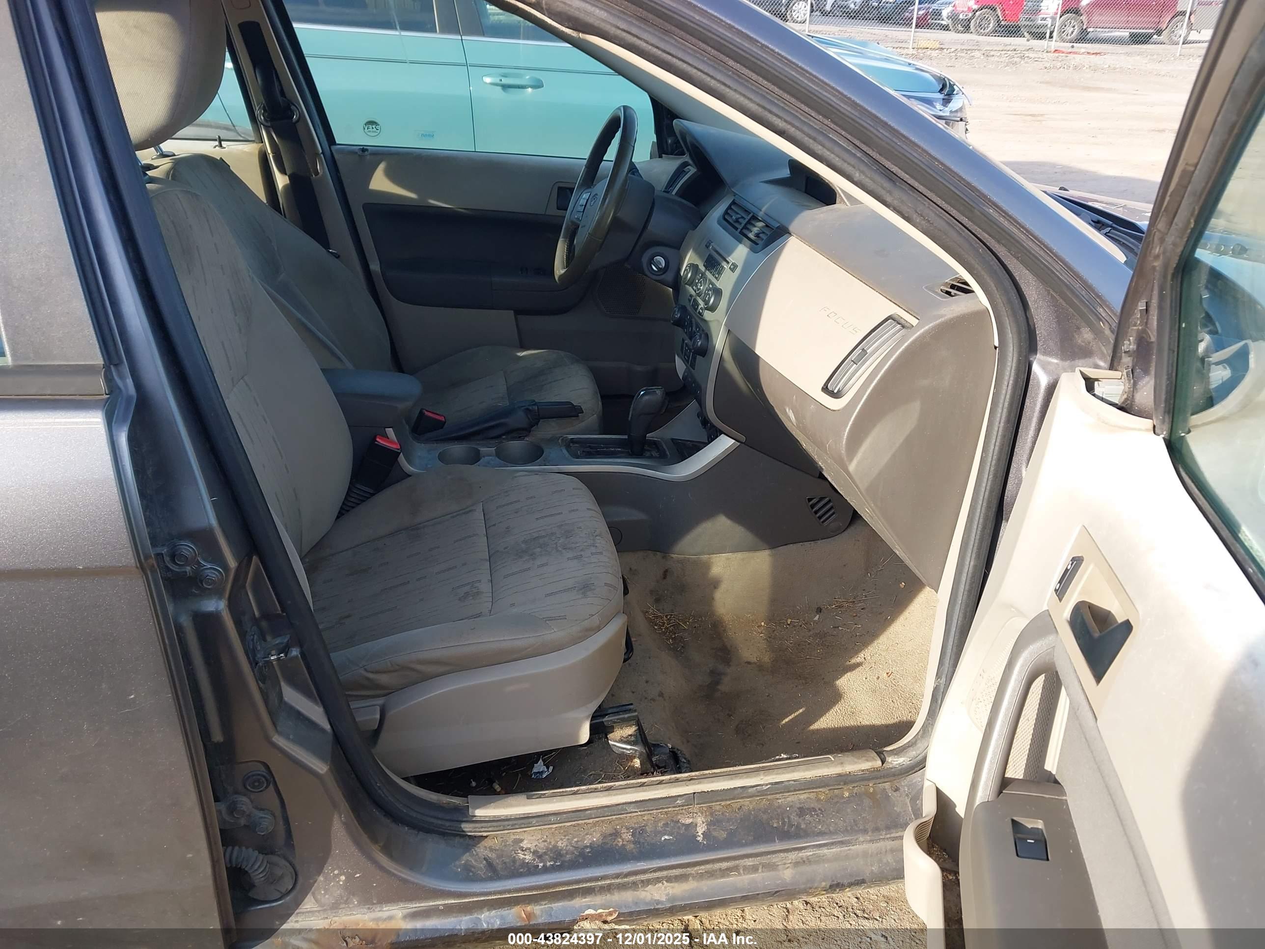 FORD FOCUS image 5