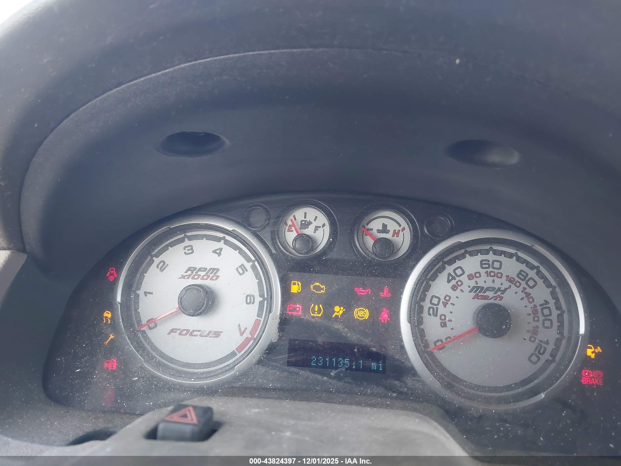 FORD FOCUS image 7
