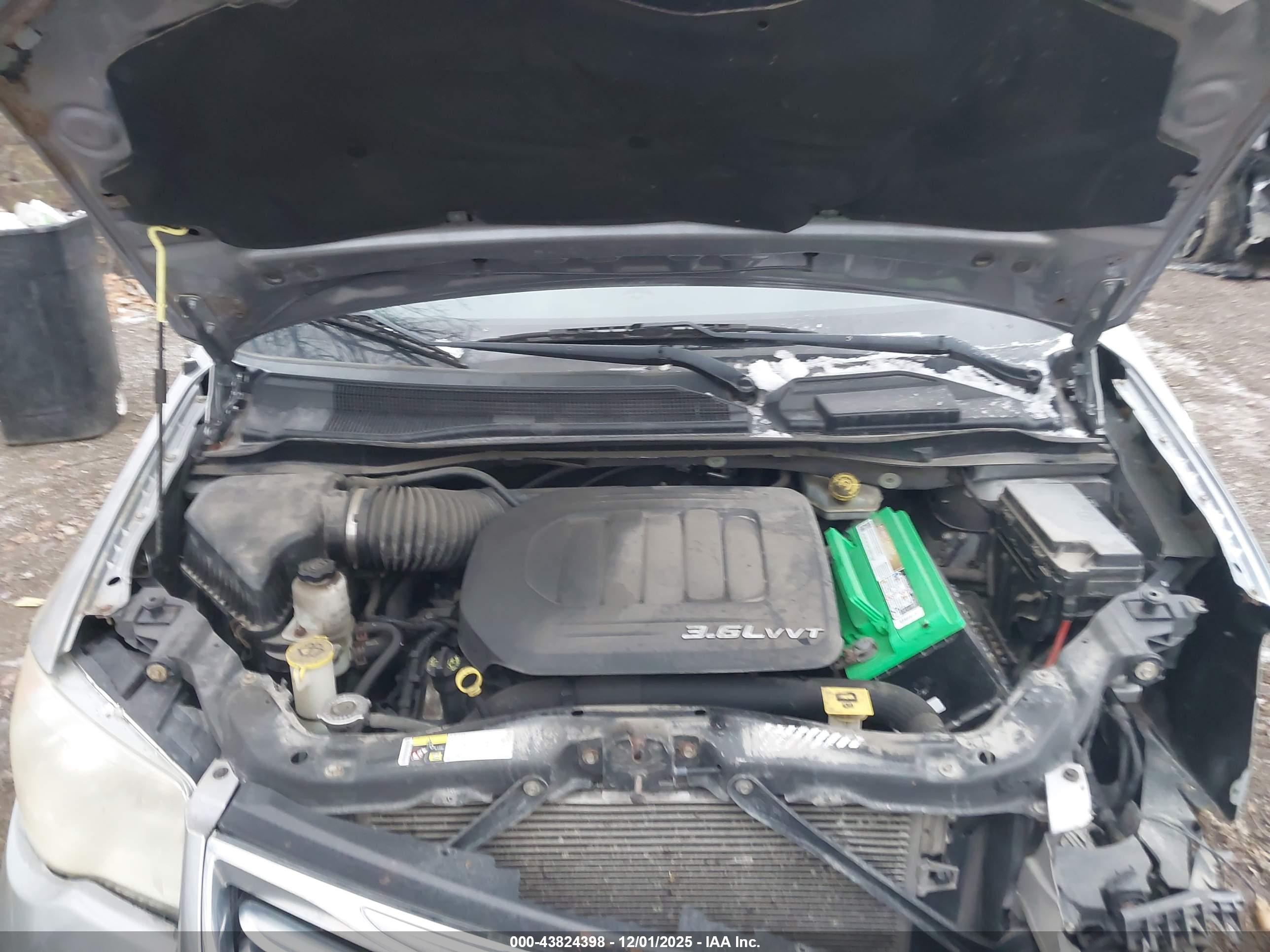 CHRYSLER TOWN image 10