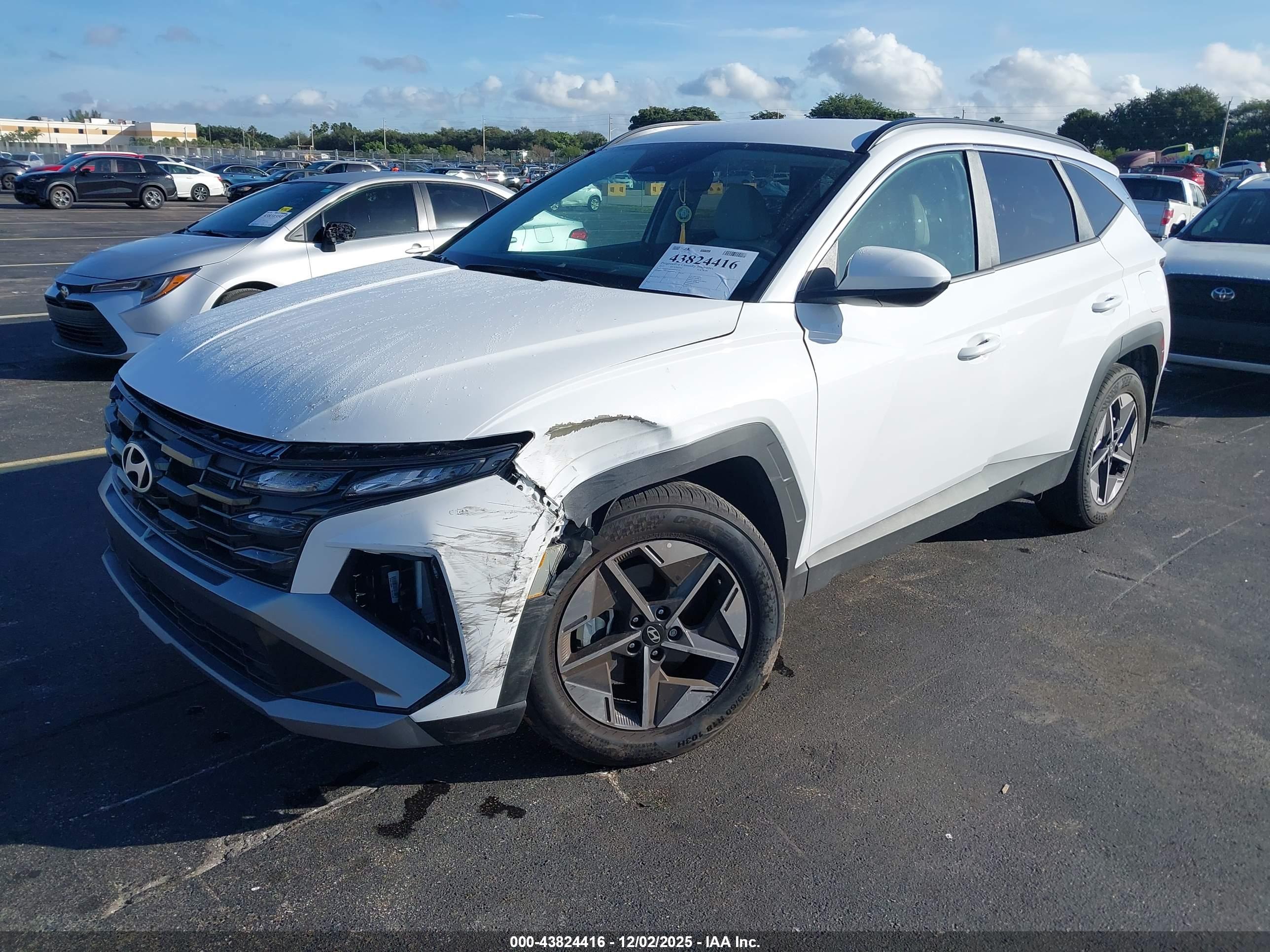 HYUNDAI TUCSON image 2