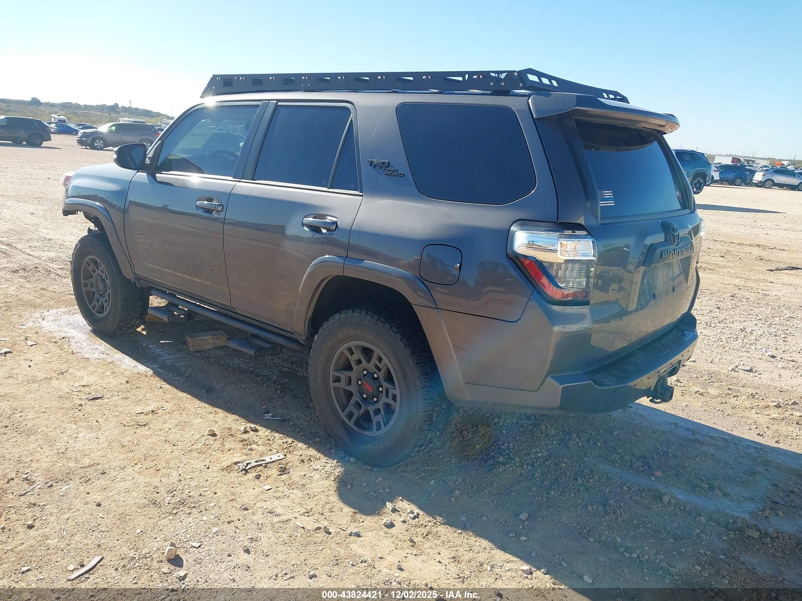 TOYOTA 4RUNNER image 3