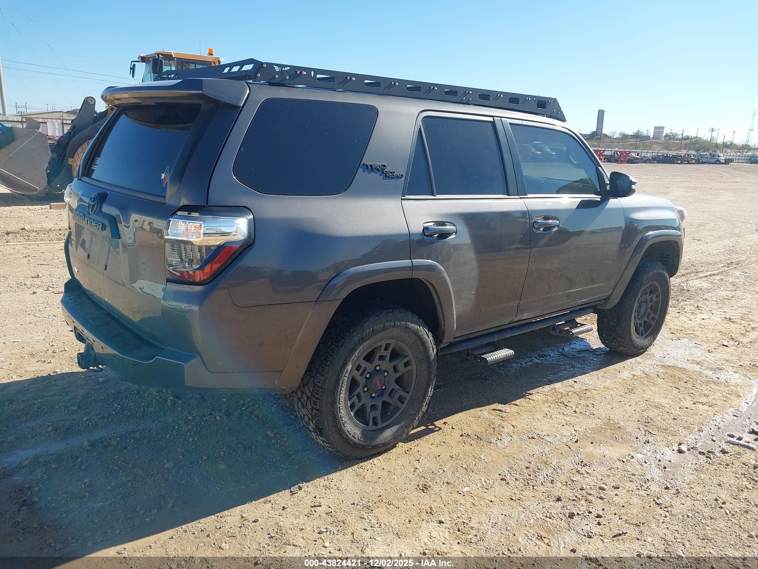 TOYOTA 4RUNNER image 4
