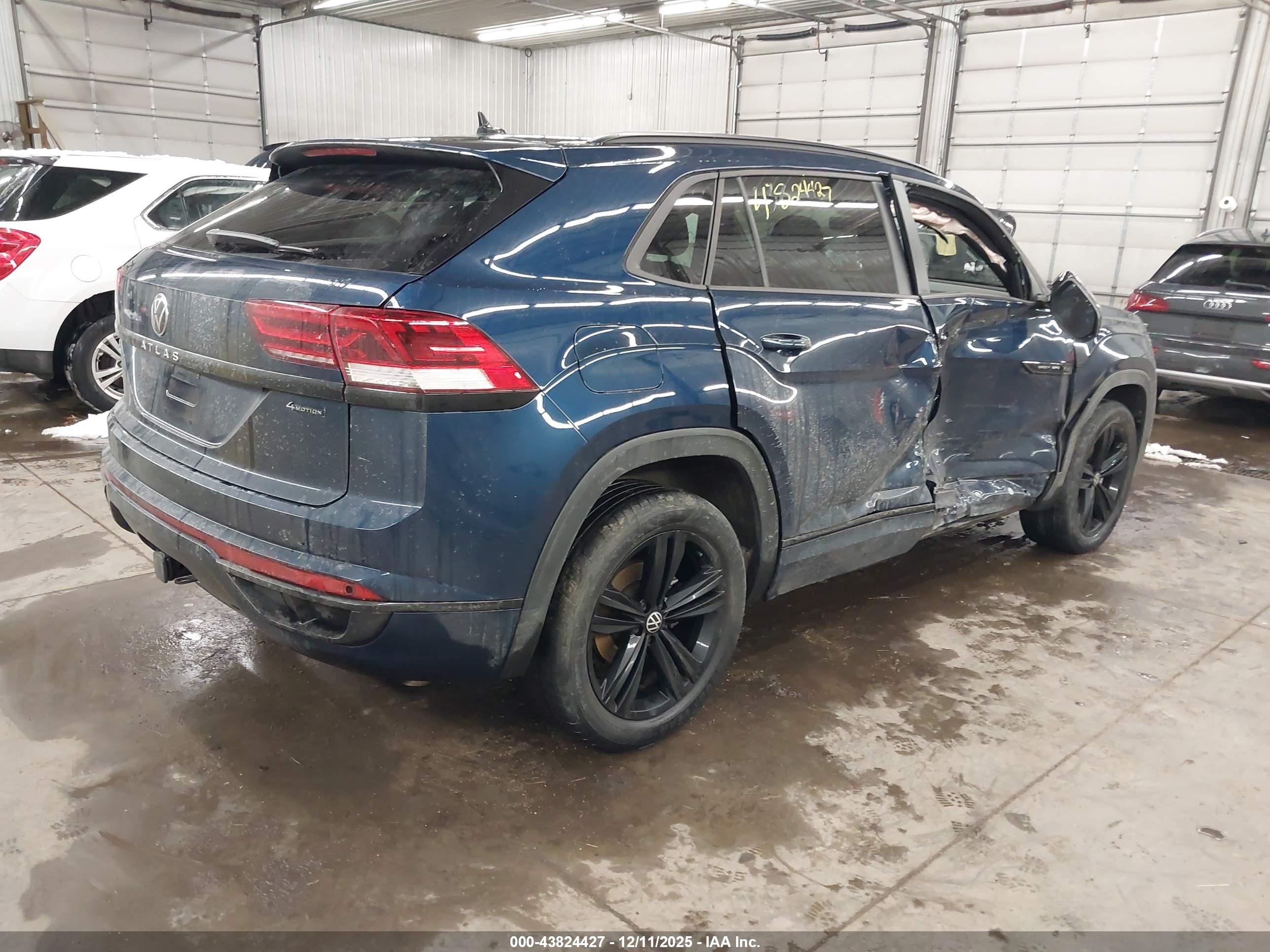 VOLKSWAGEN ATLAS image 4