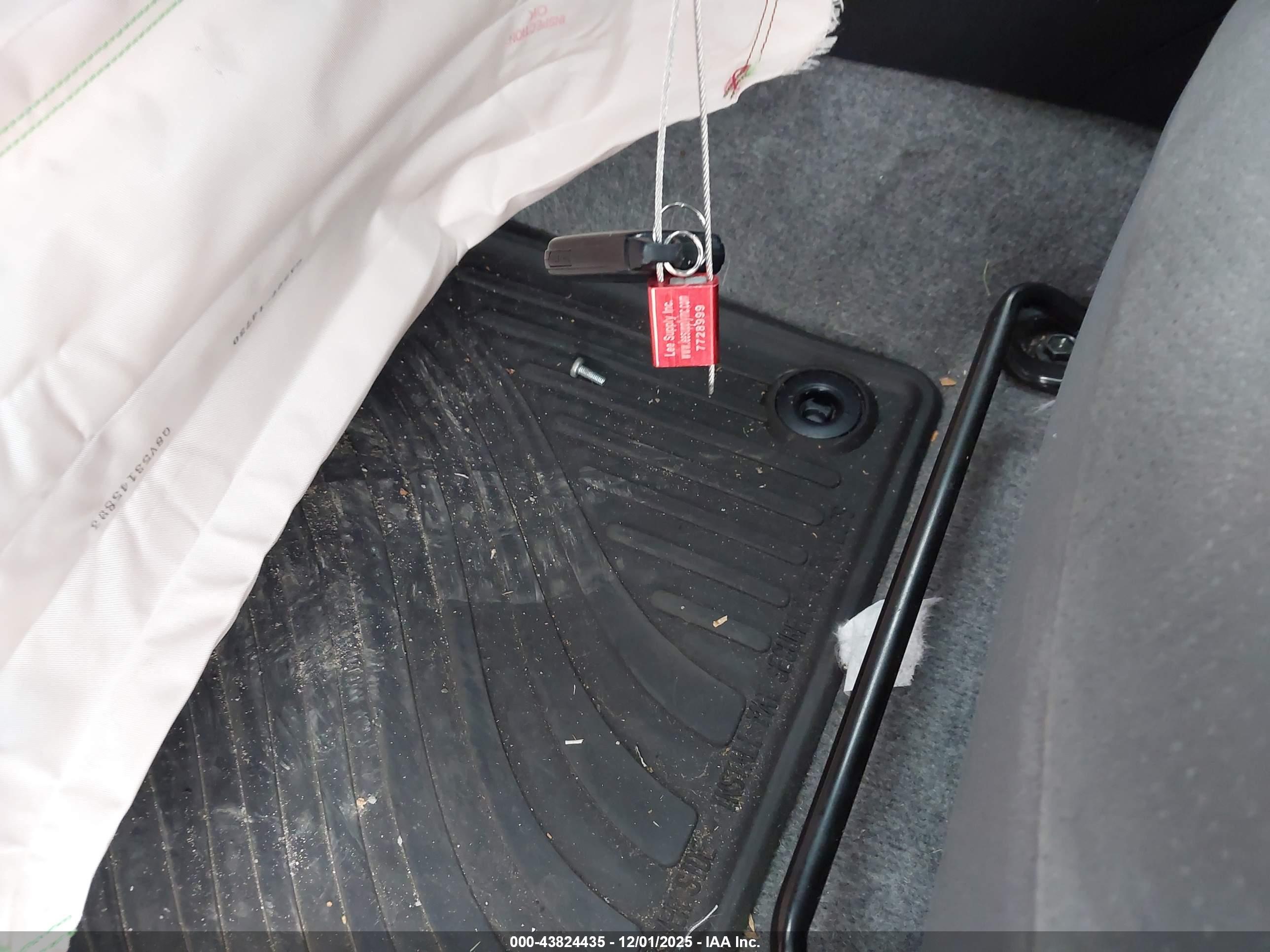 TOYOTA PRIUS image 11
