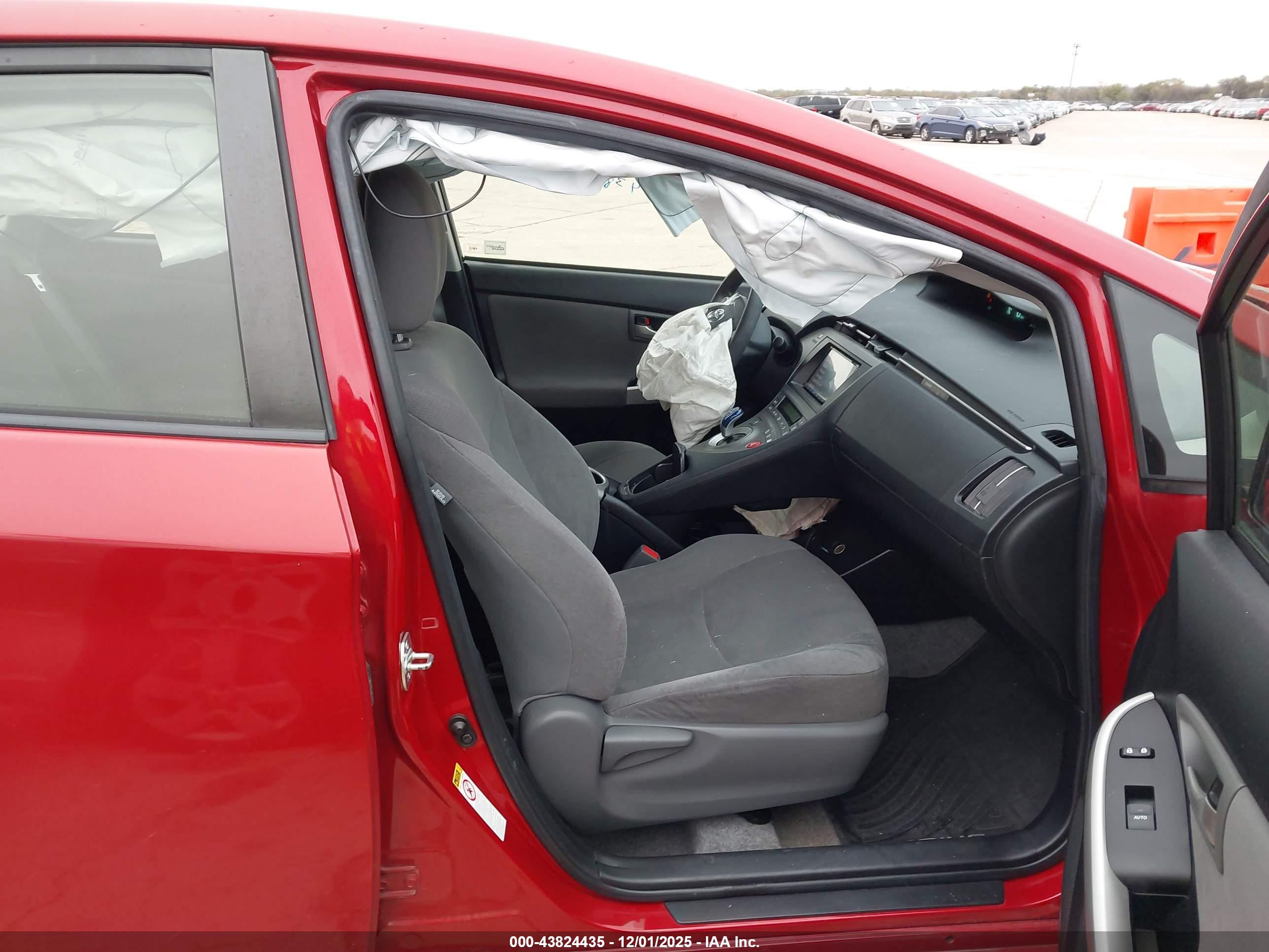 TOYOTA PRIUS image 5