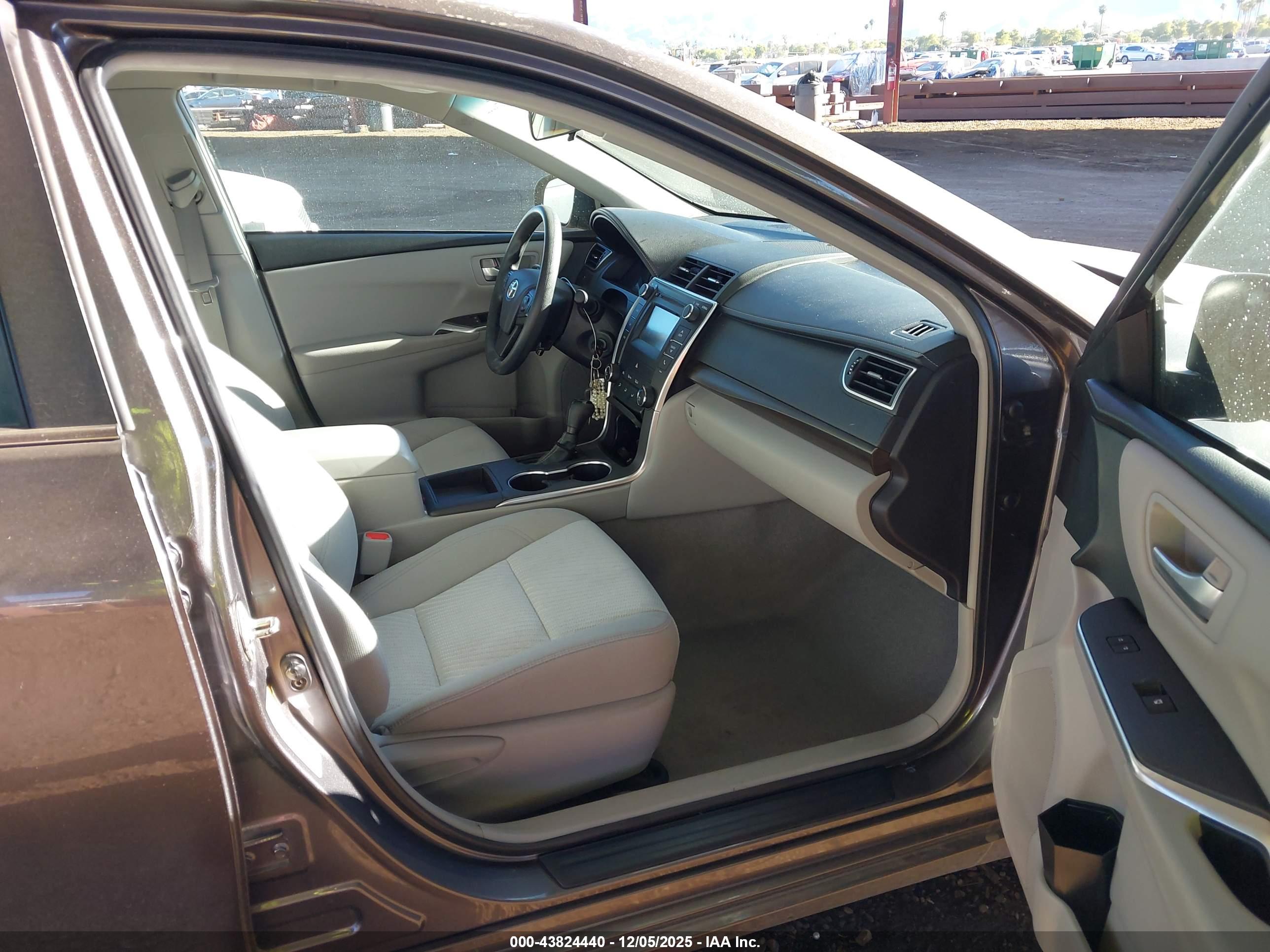 TOYOTA CAMRY image 5