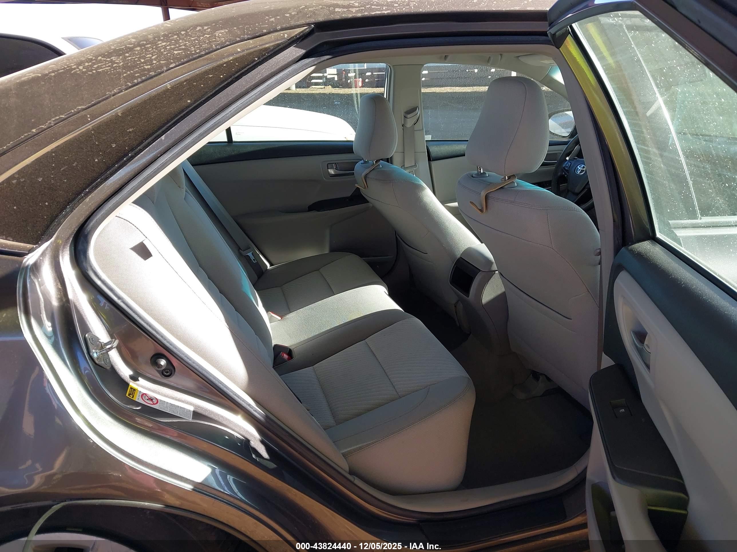 TOYOTA CAMRY image 8