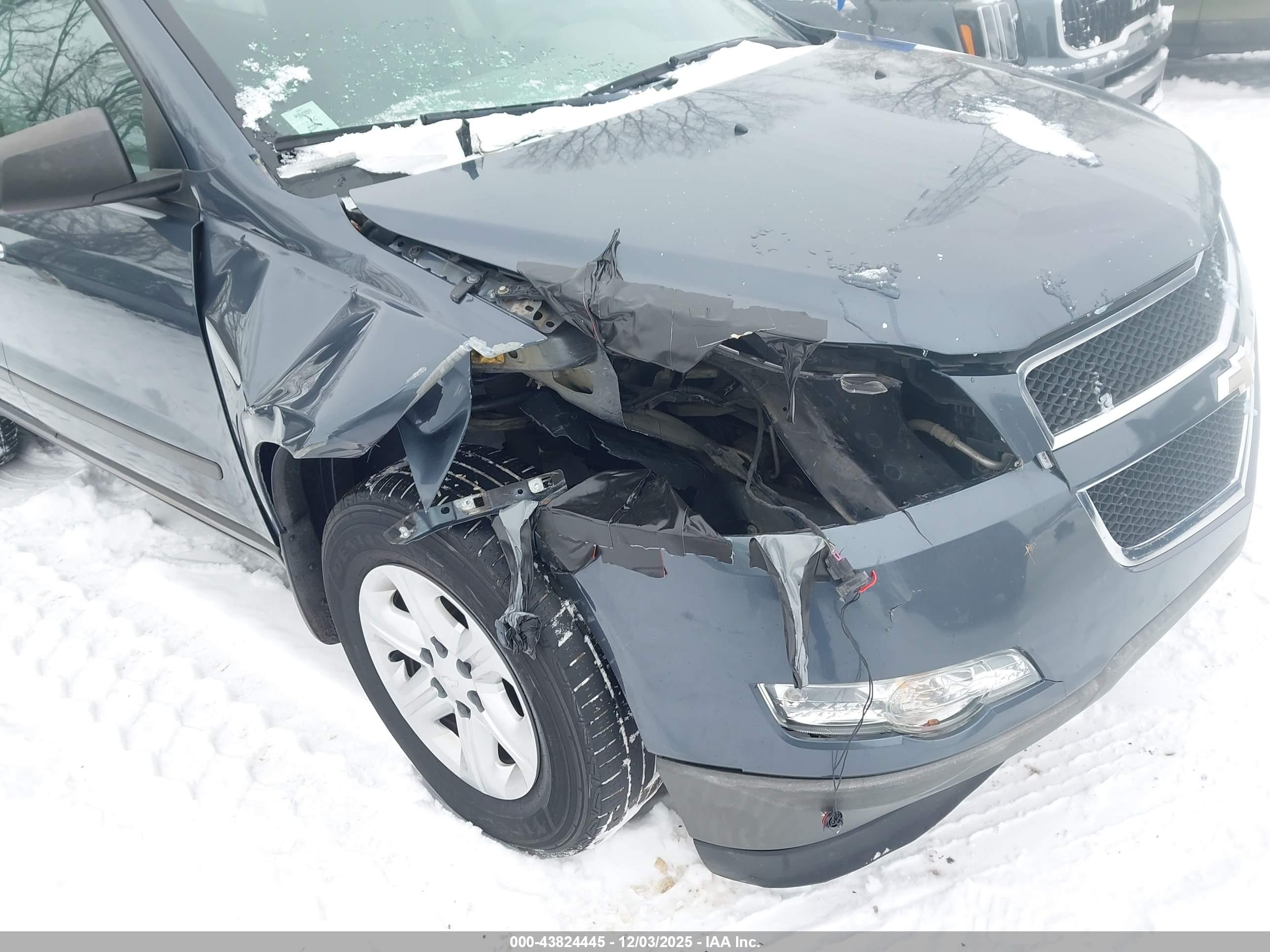 CHEVROLET TRAVERSE image 6