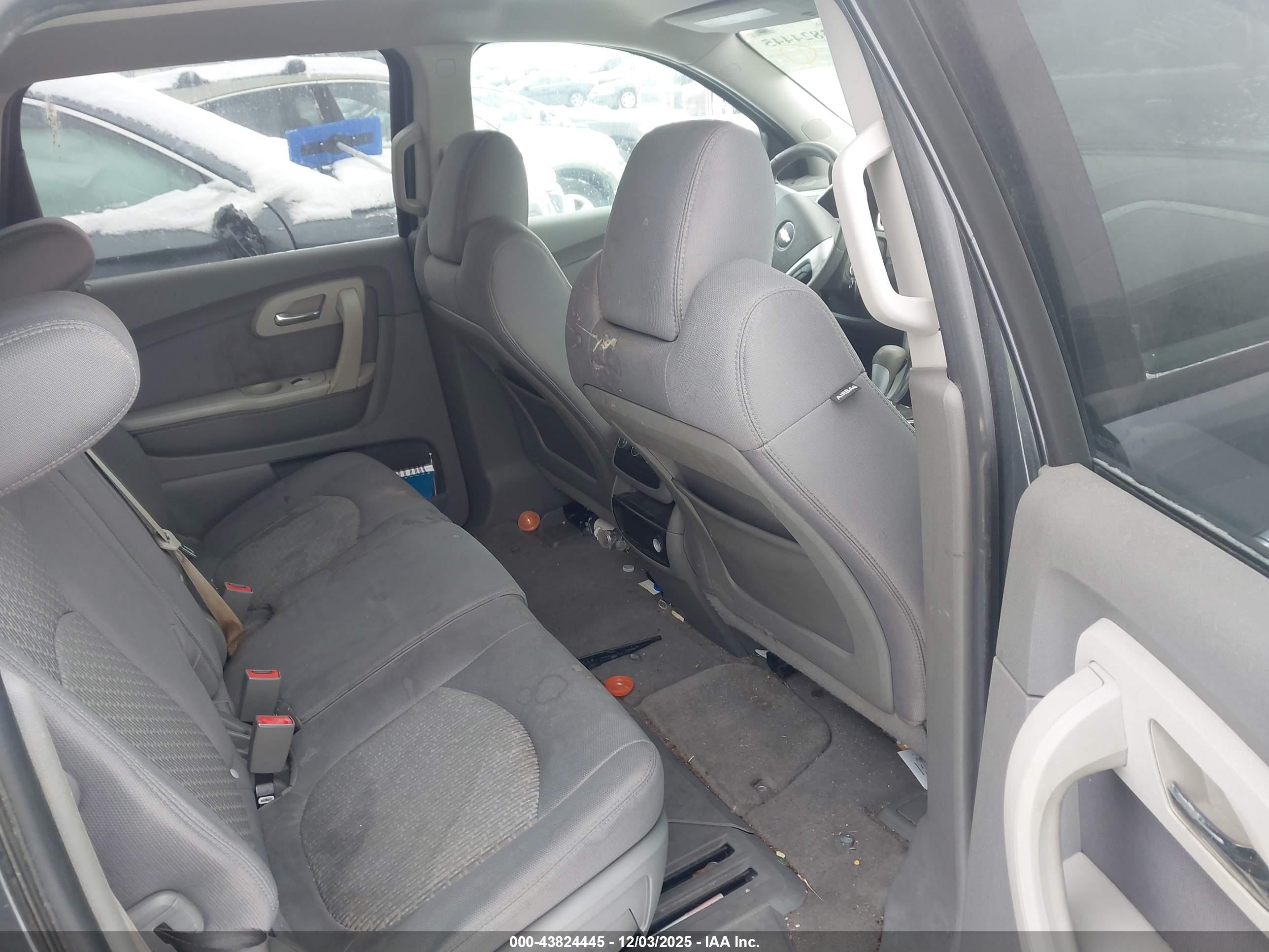 CHEVROLET TRAVERSE image 8