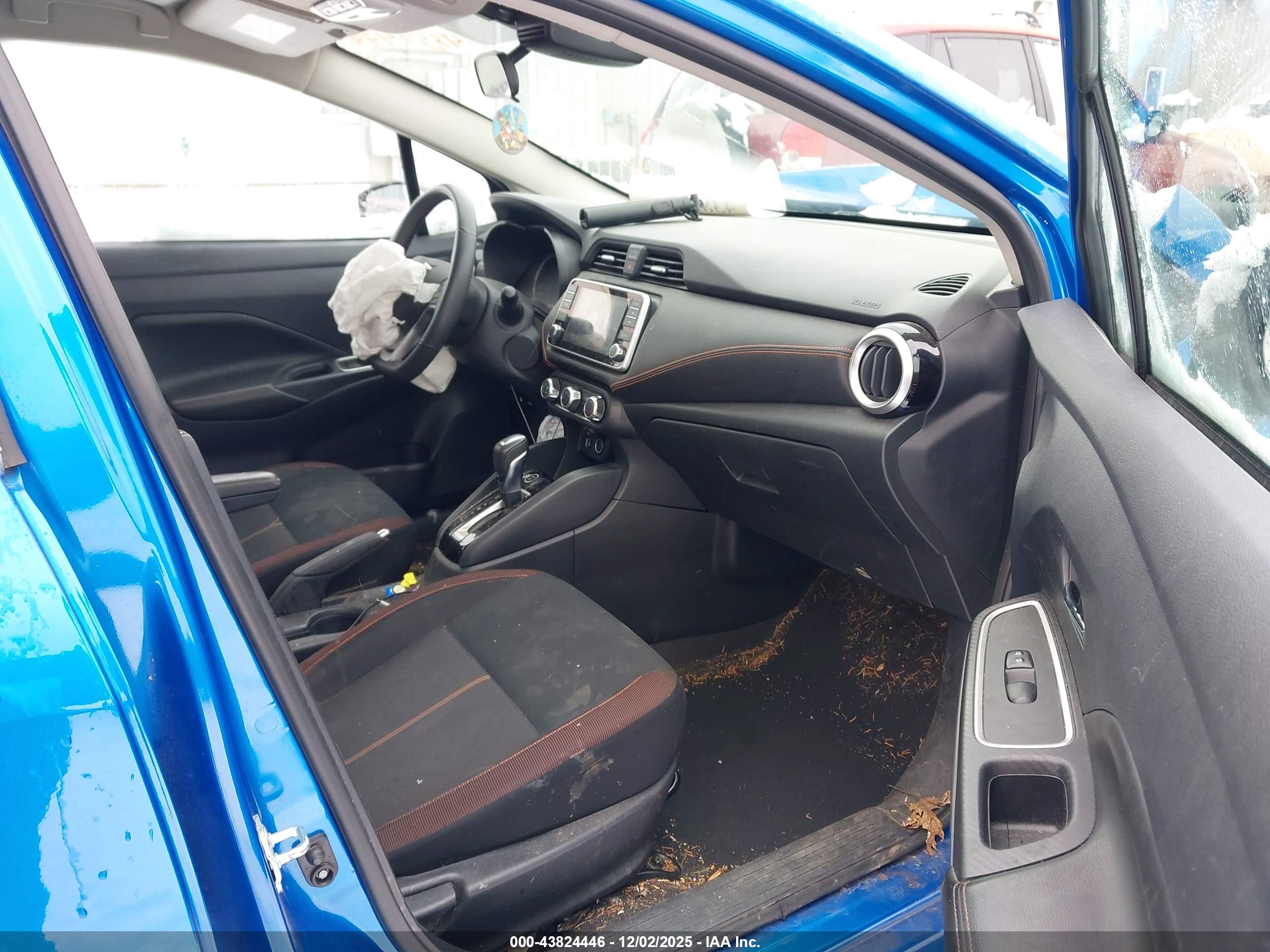 NISSAN VERSA image 5