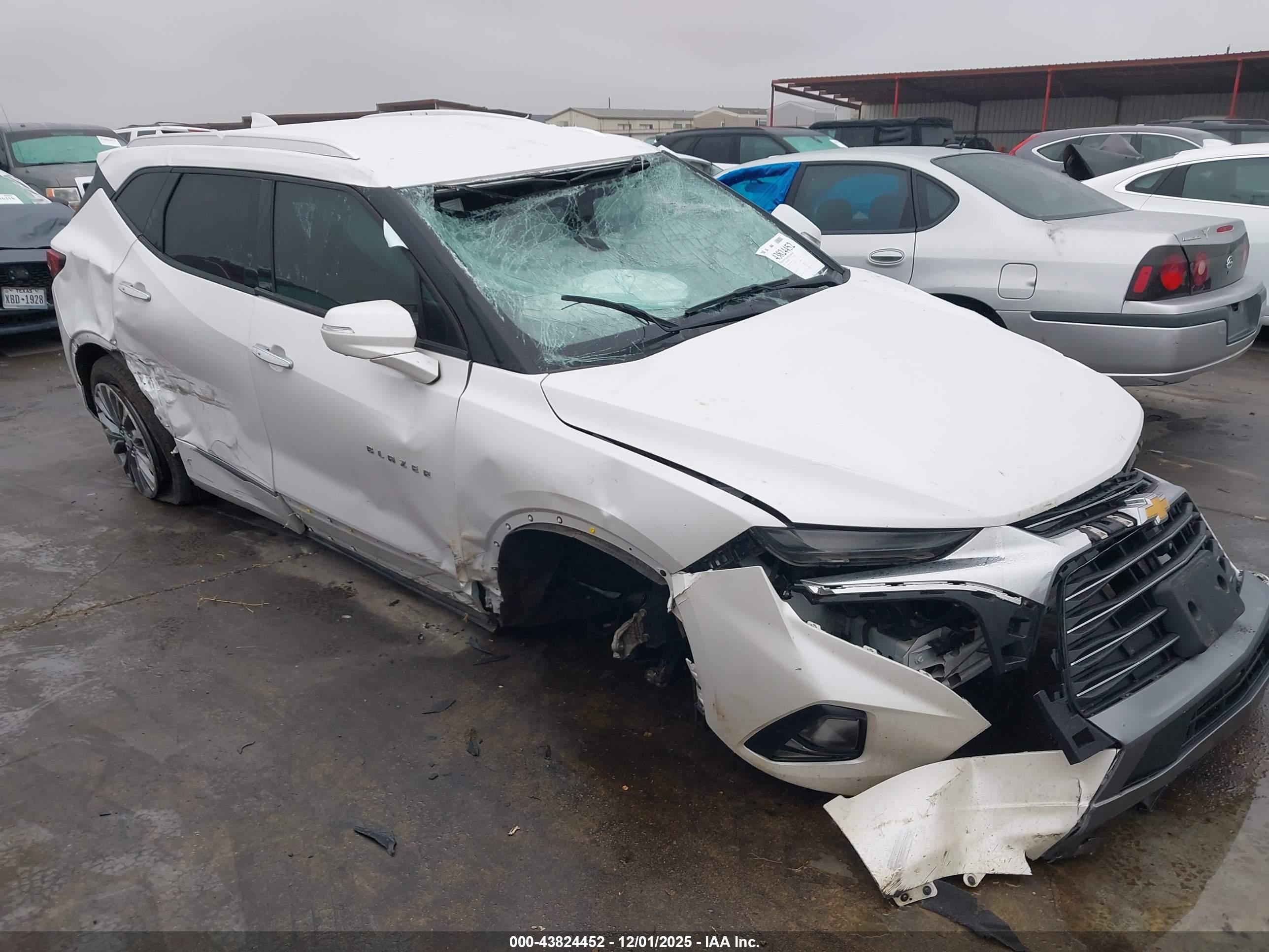 CHEVROLET BLAZER image 6