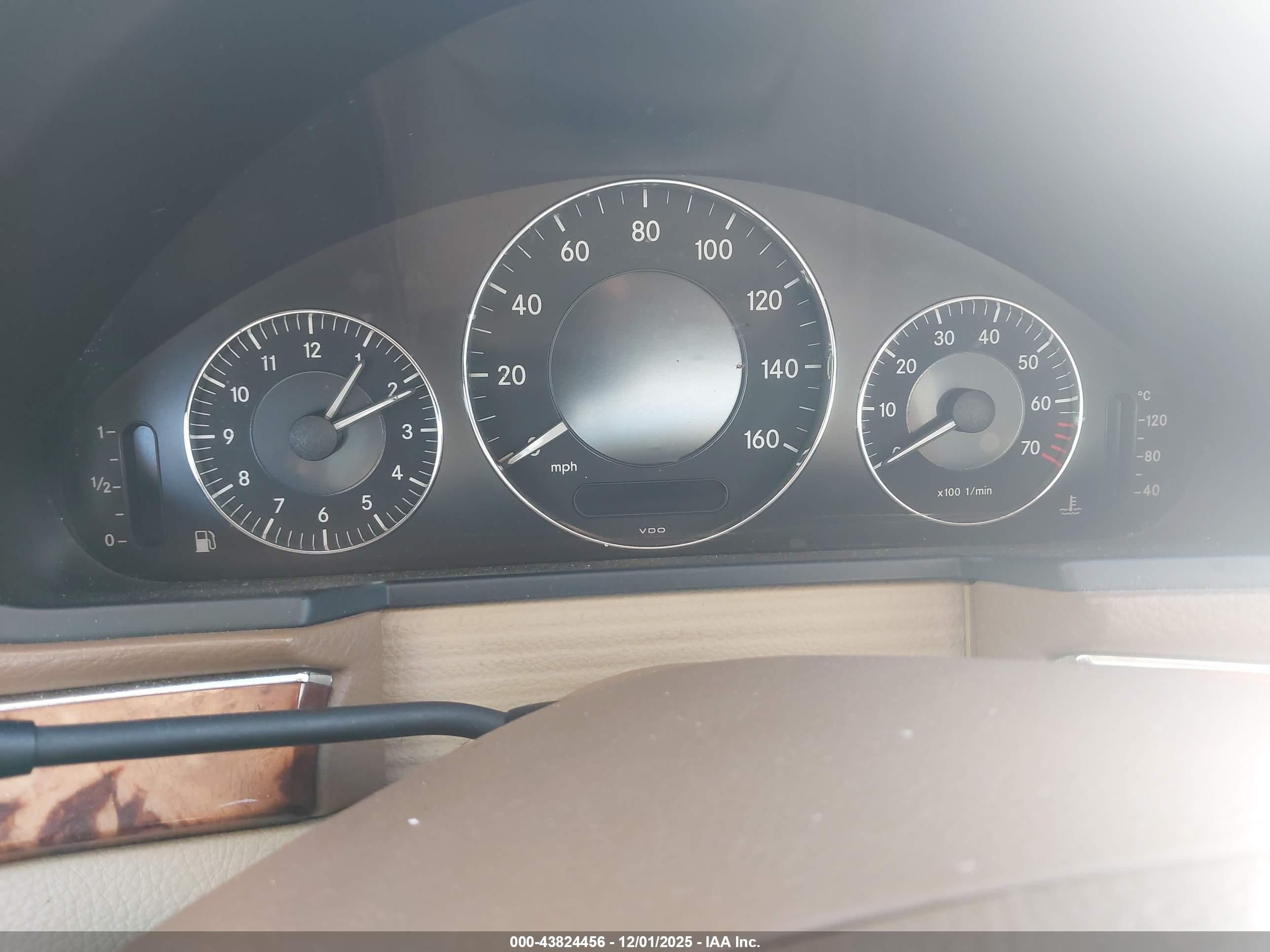 MERCEDES-BENZ E image 7