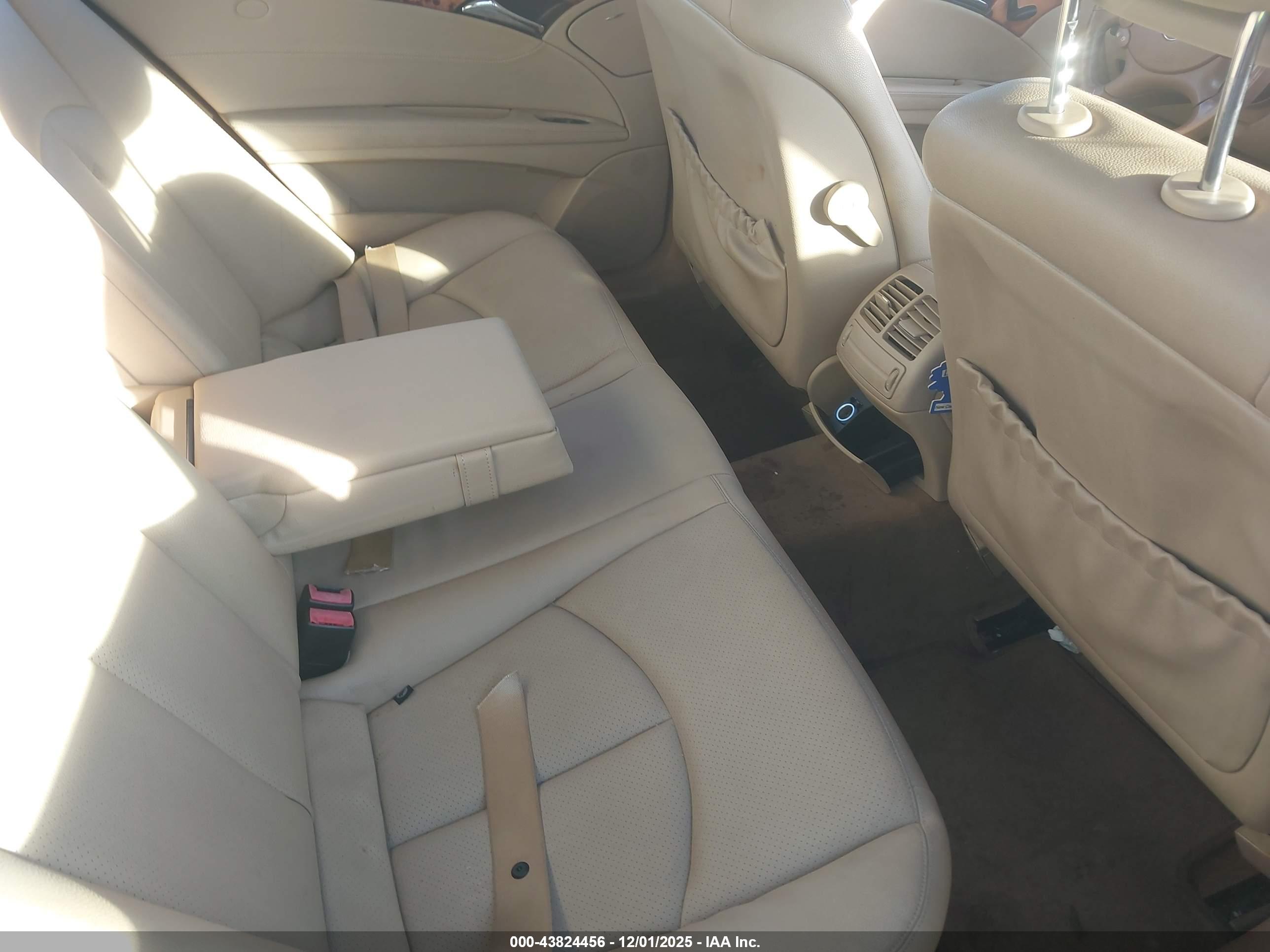 MERCEDES-BENZ E image 8