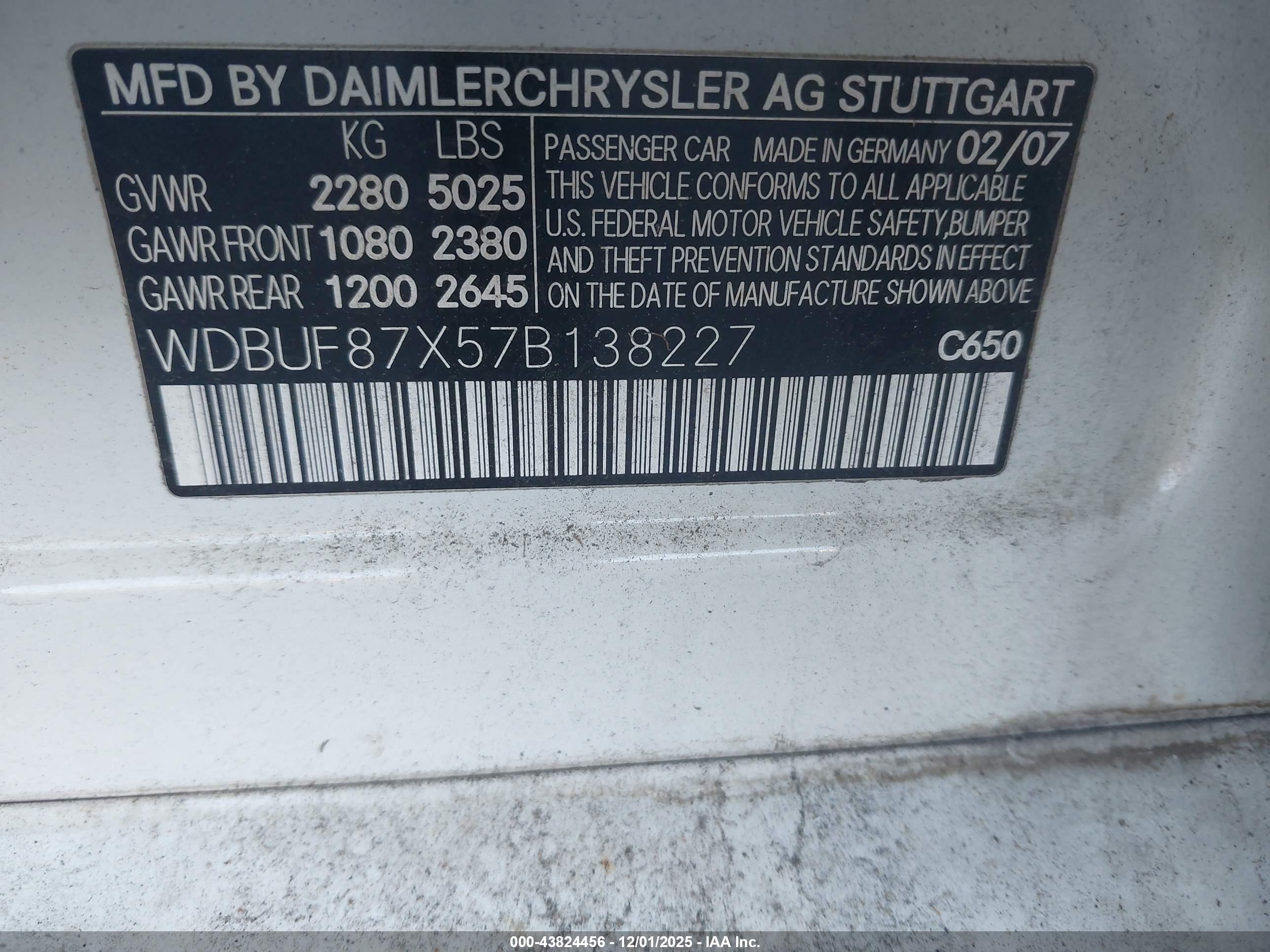MERCEDES-BENZ E image 9
