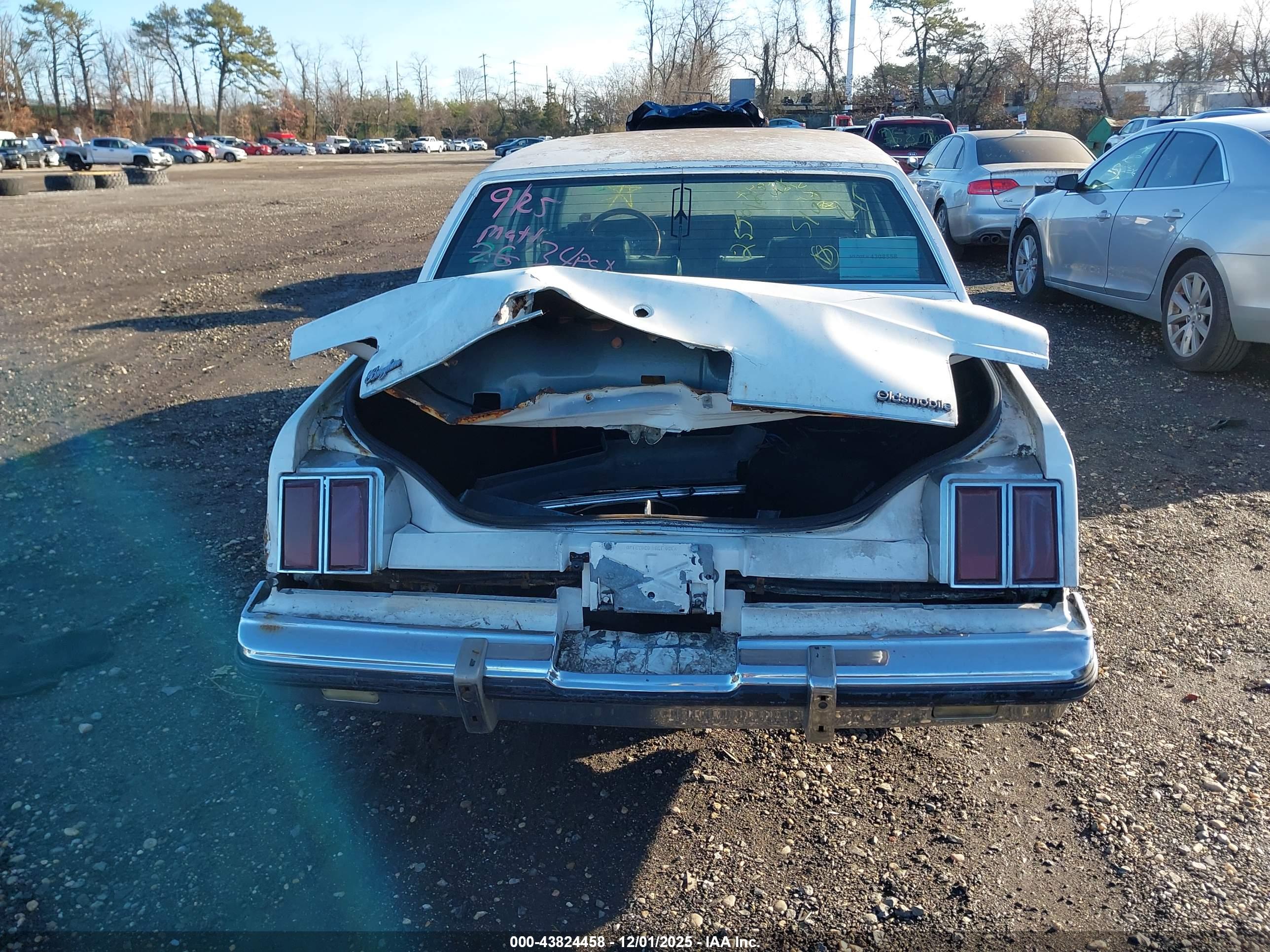 OLDSMOBILE CUTLASS image 6