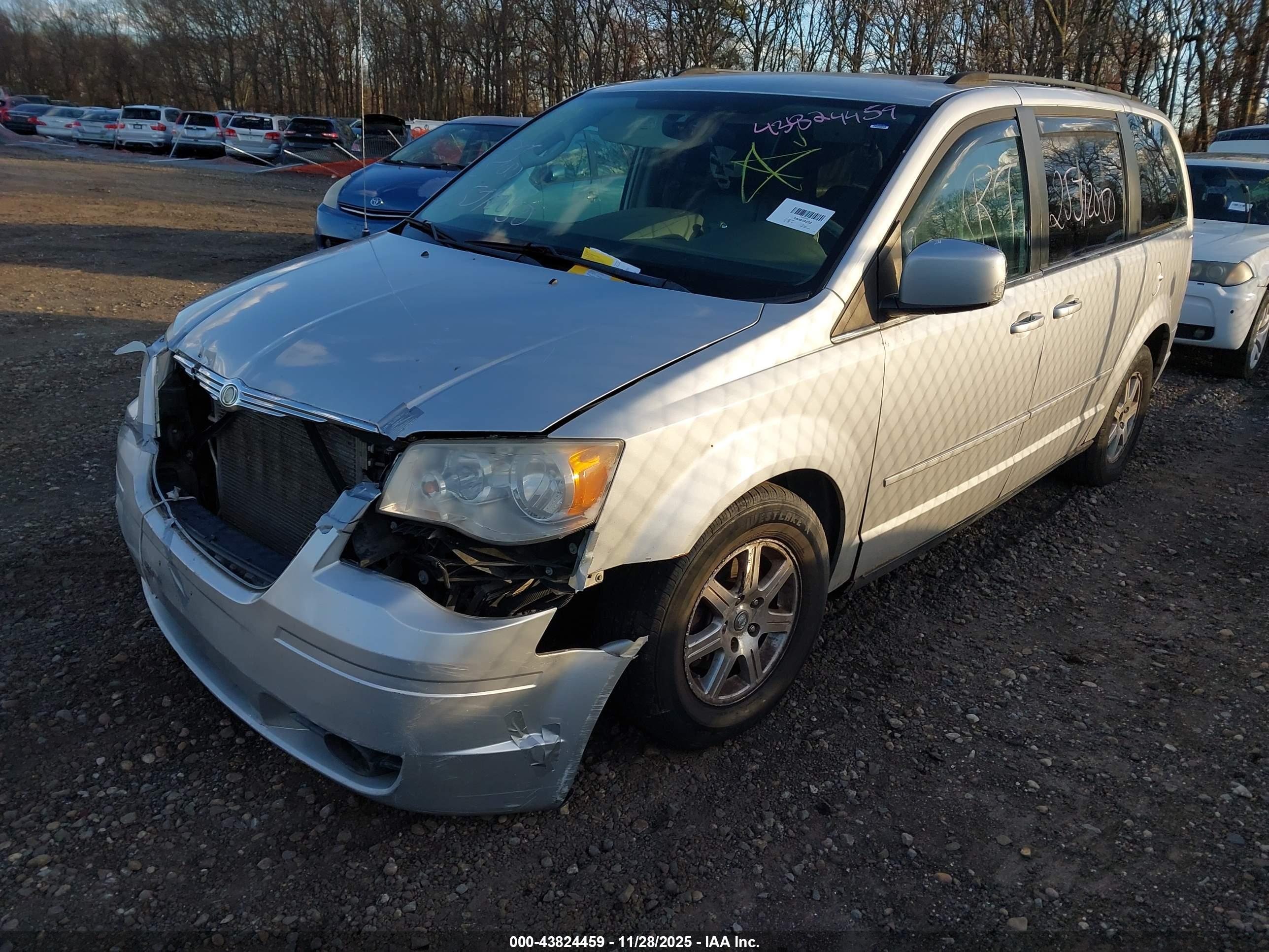 CHRYSLER TOWN image 2