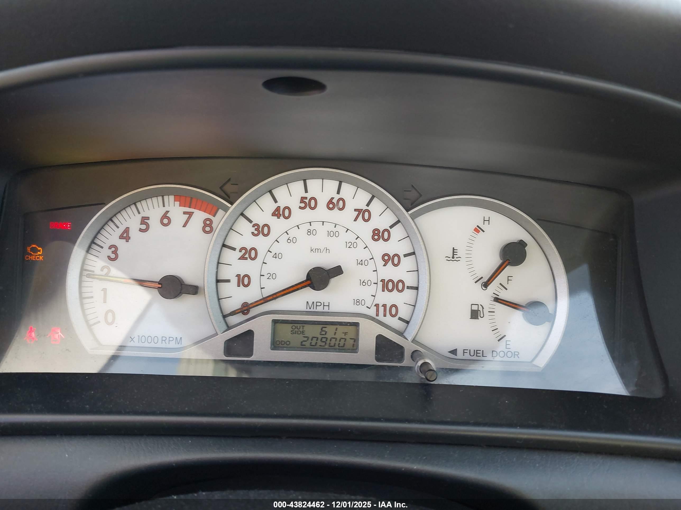 TOYOTA COROLLA image 7