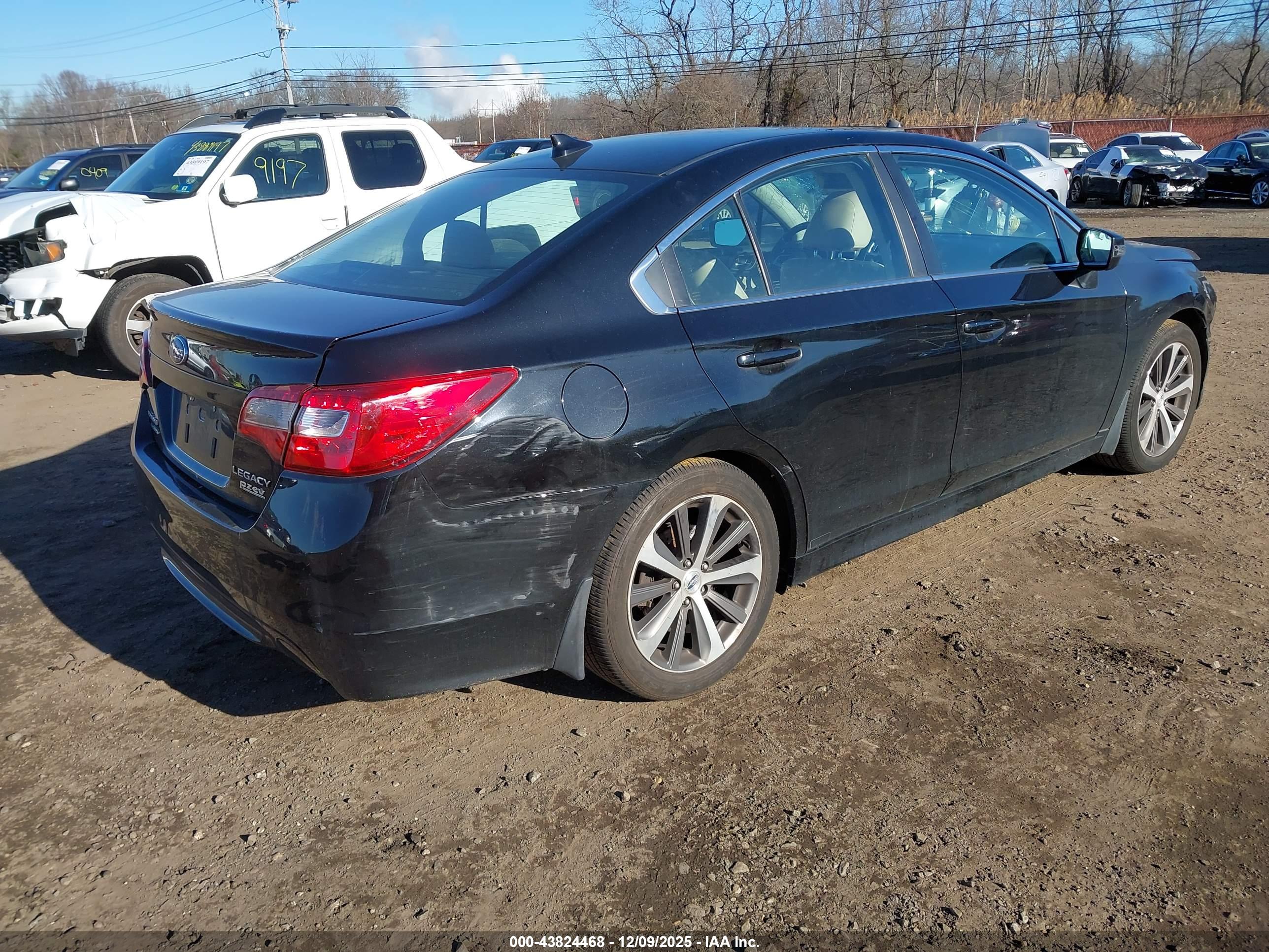 SUBARU LEGACY image 4