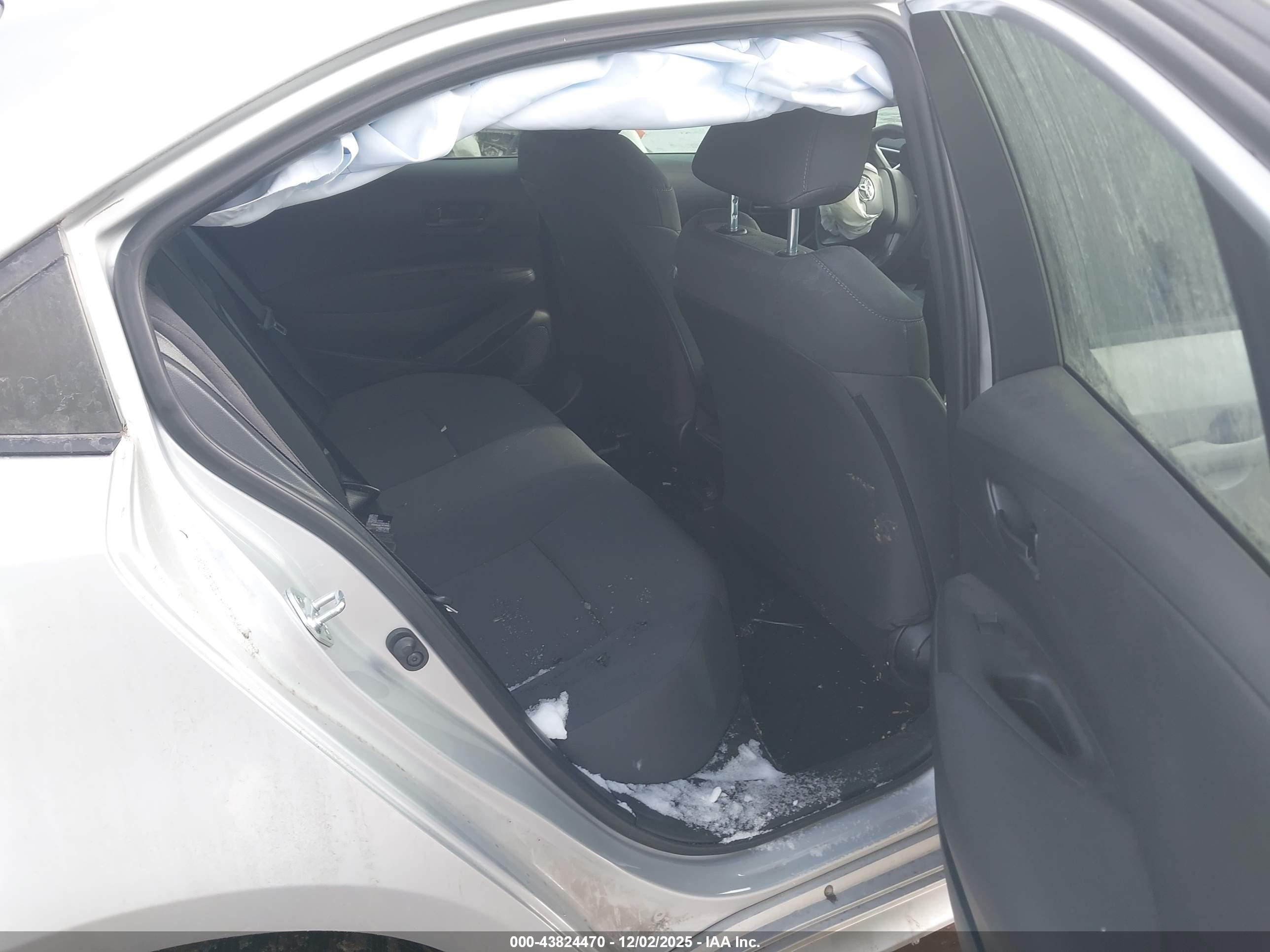 TOYOTA COROLLA image 8
