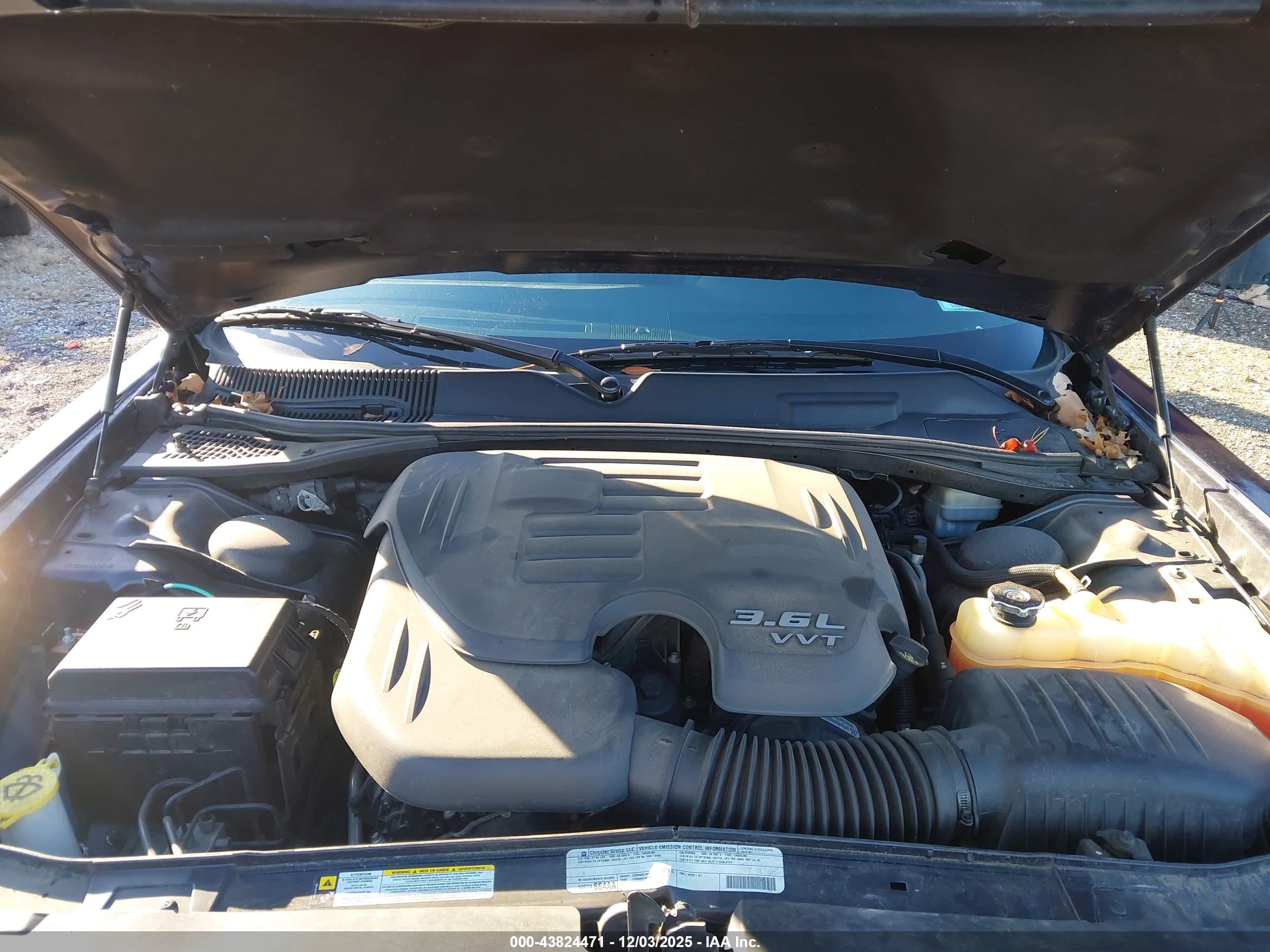 DODGE CHALLENGER image 10