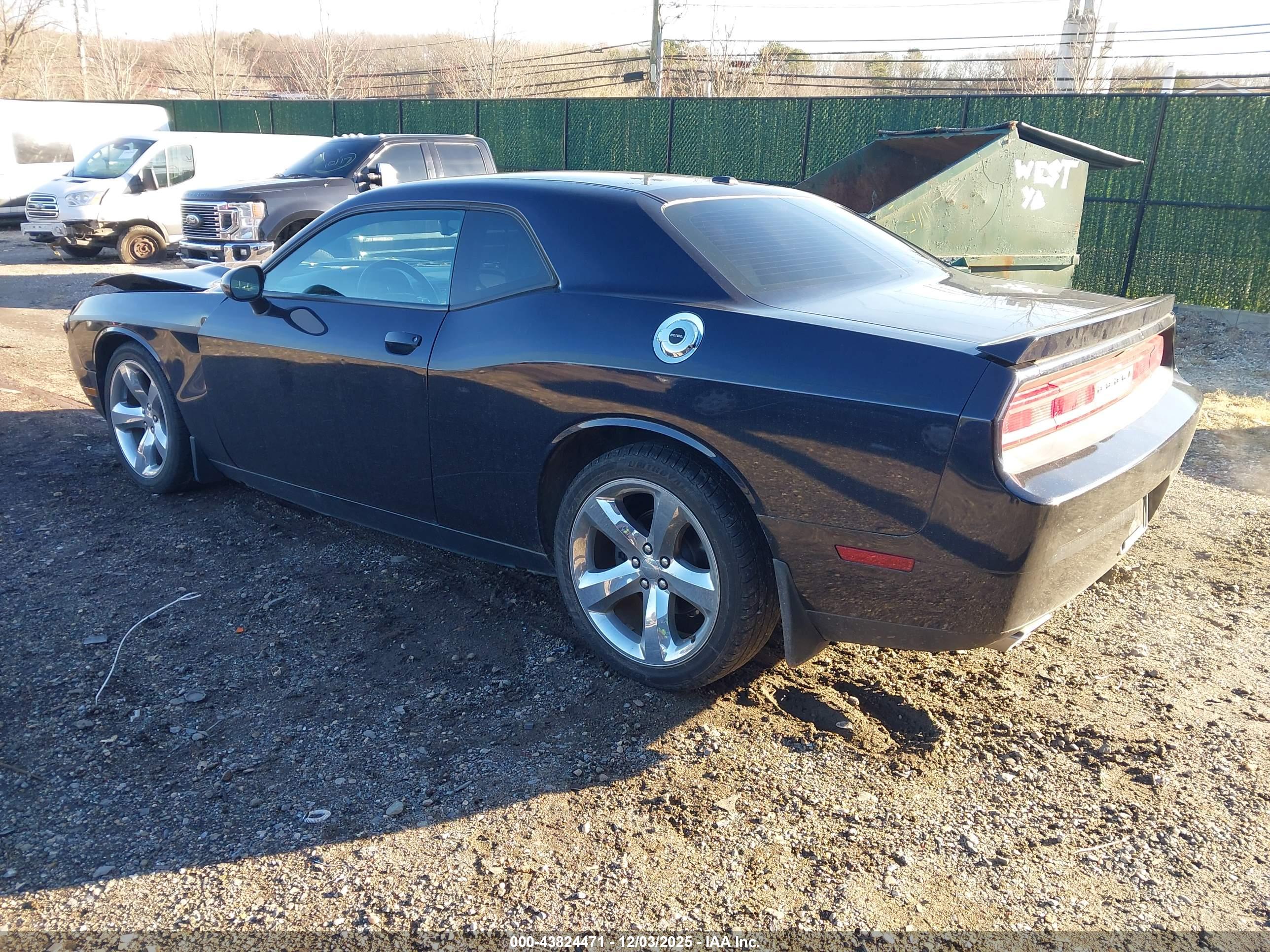 DODGE CHALLENGER image 3