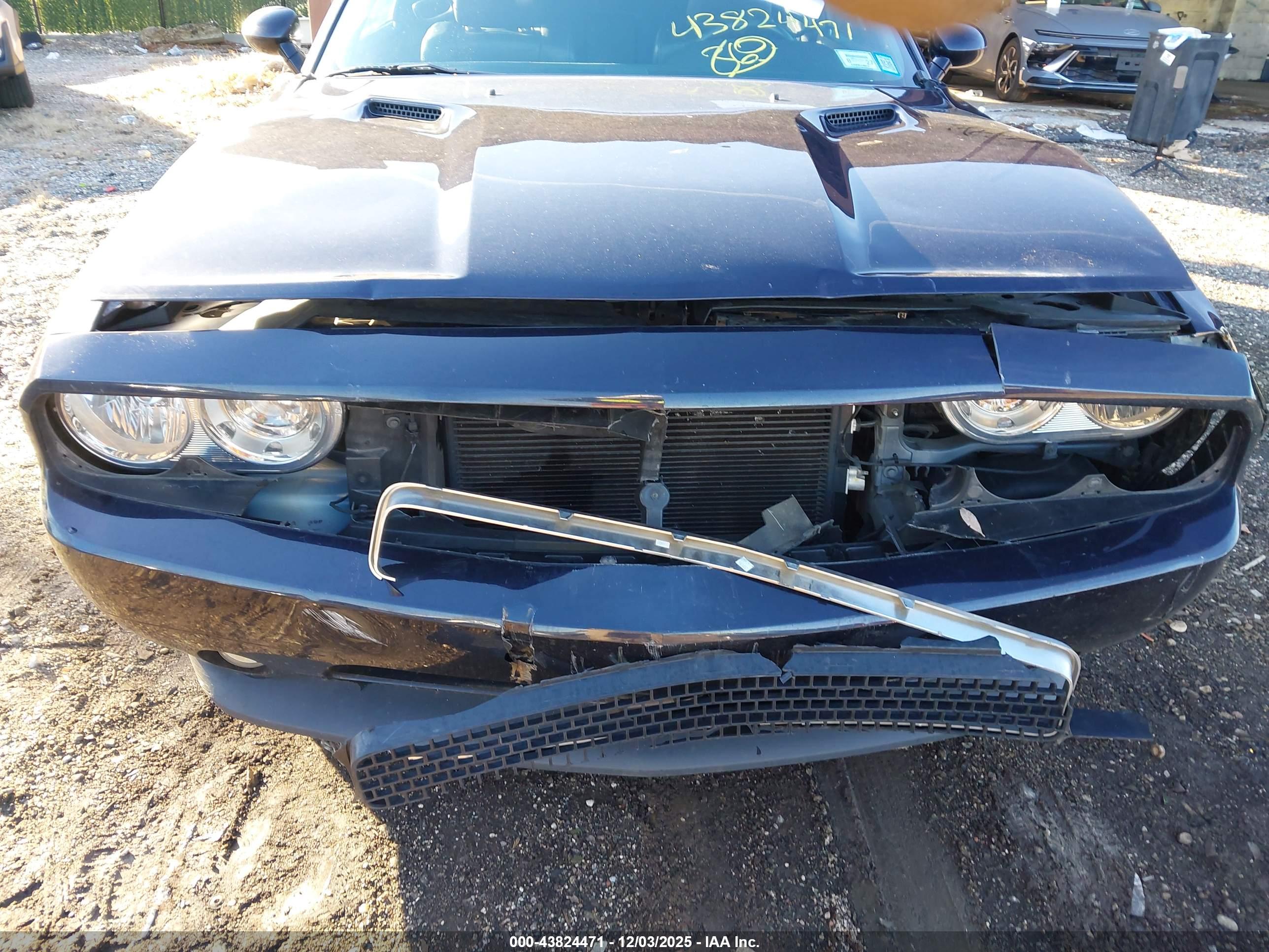 DODGE CHALLENGER image 6