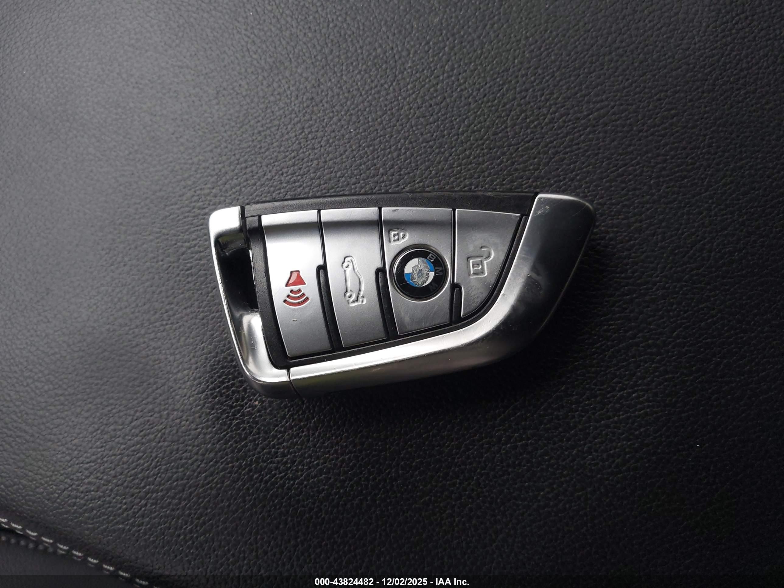 BMW X4 image 11