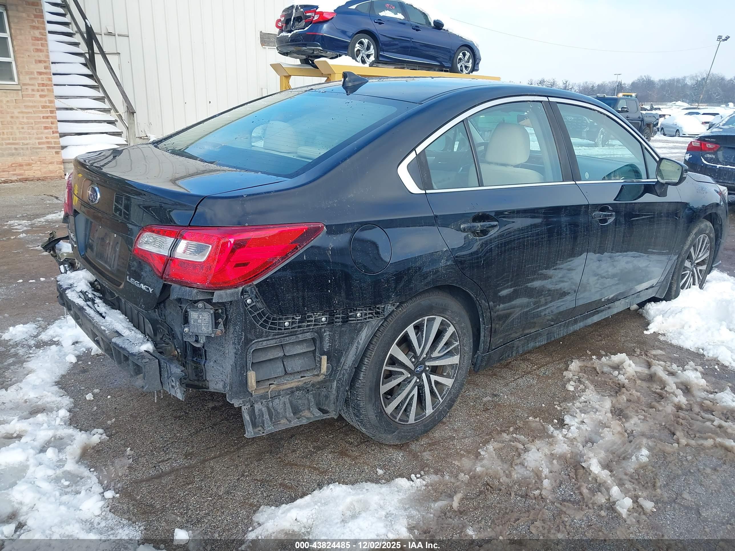 SUBARU LEGACY image 4