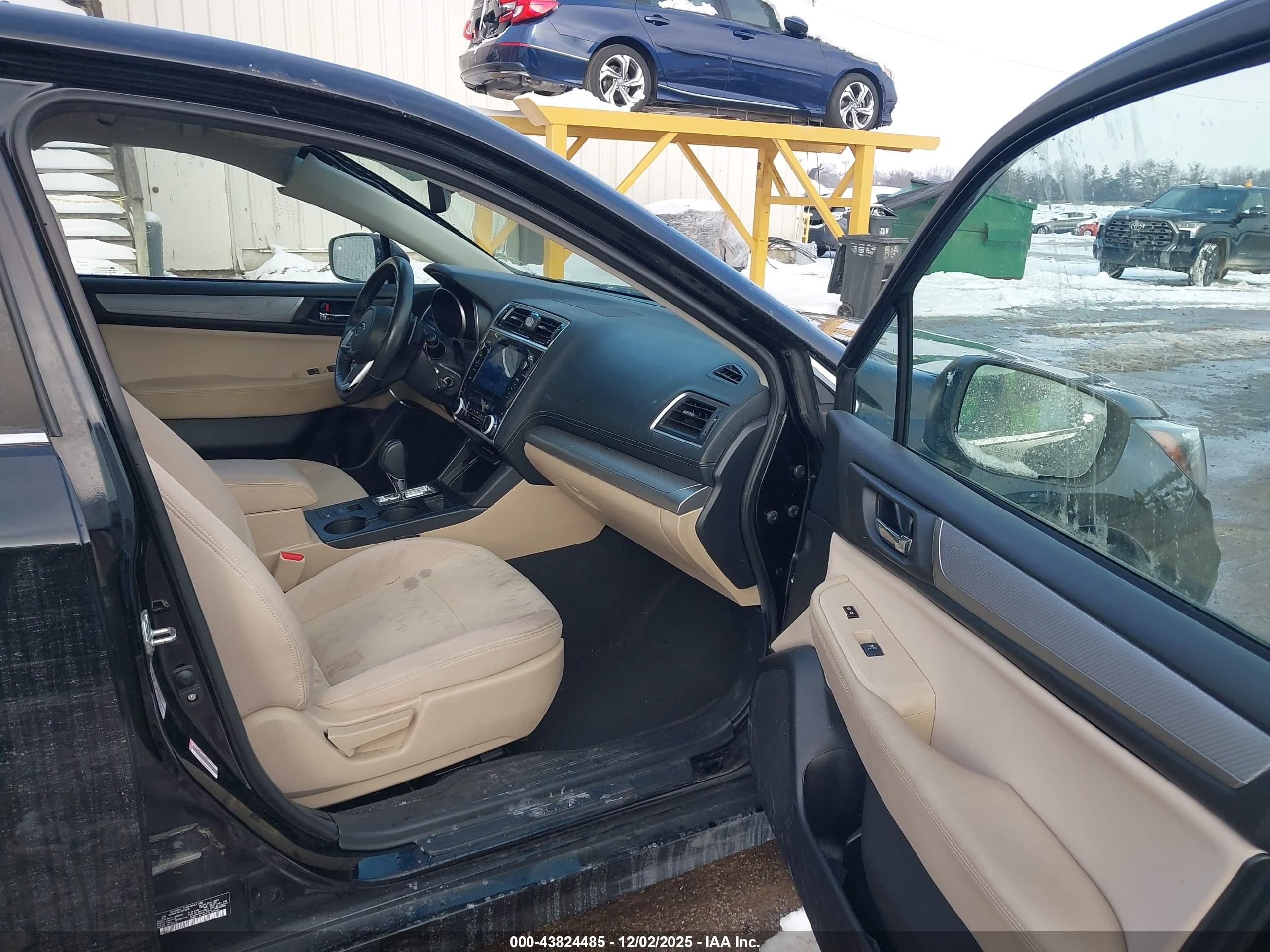 SUBARU LEGACY image 5