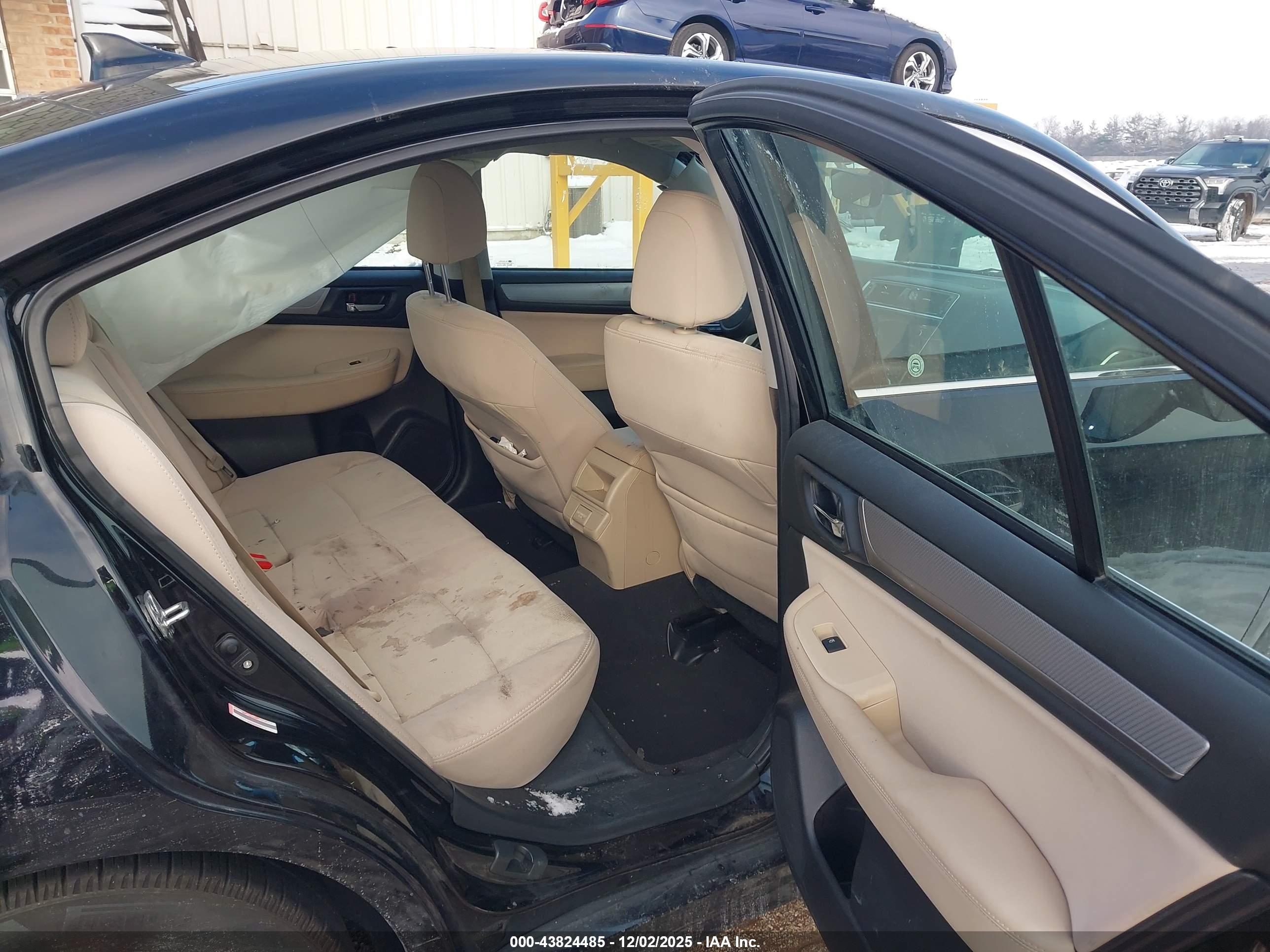 SUBARU LEGACY image 8