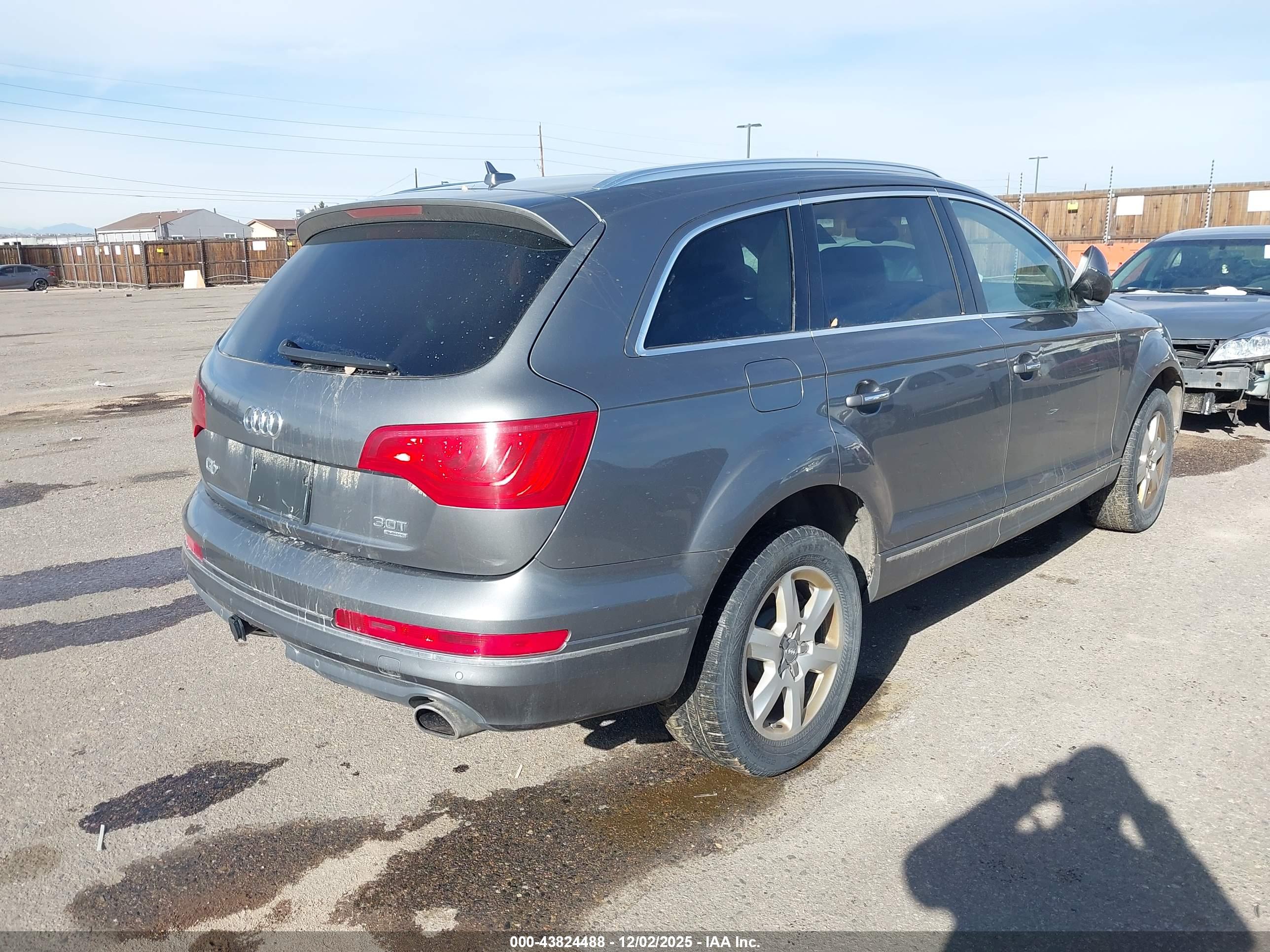 AUDI Q7 image 4