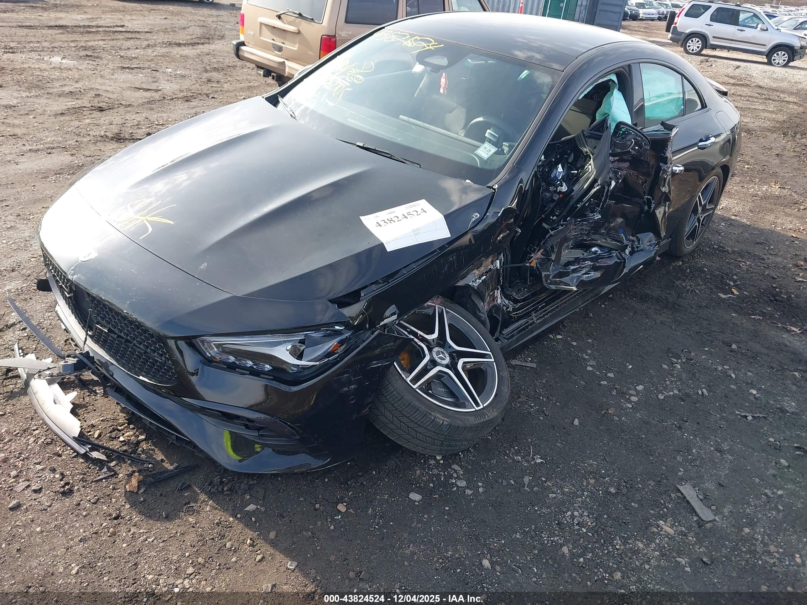 MERCEDES-BENZ CLA image 2