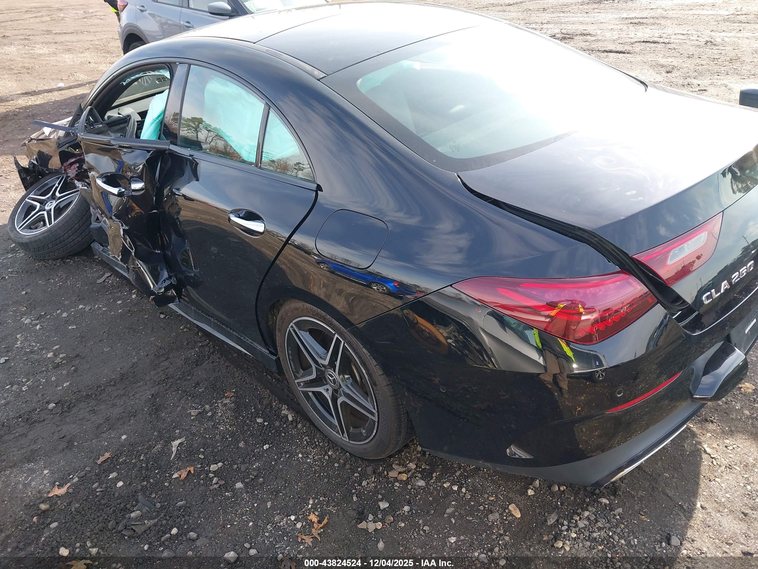 MERCEDES-BENZ CLA image 3