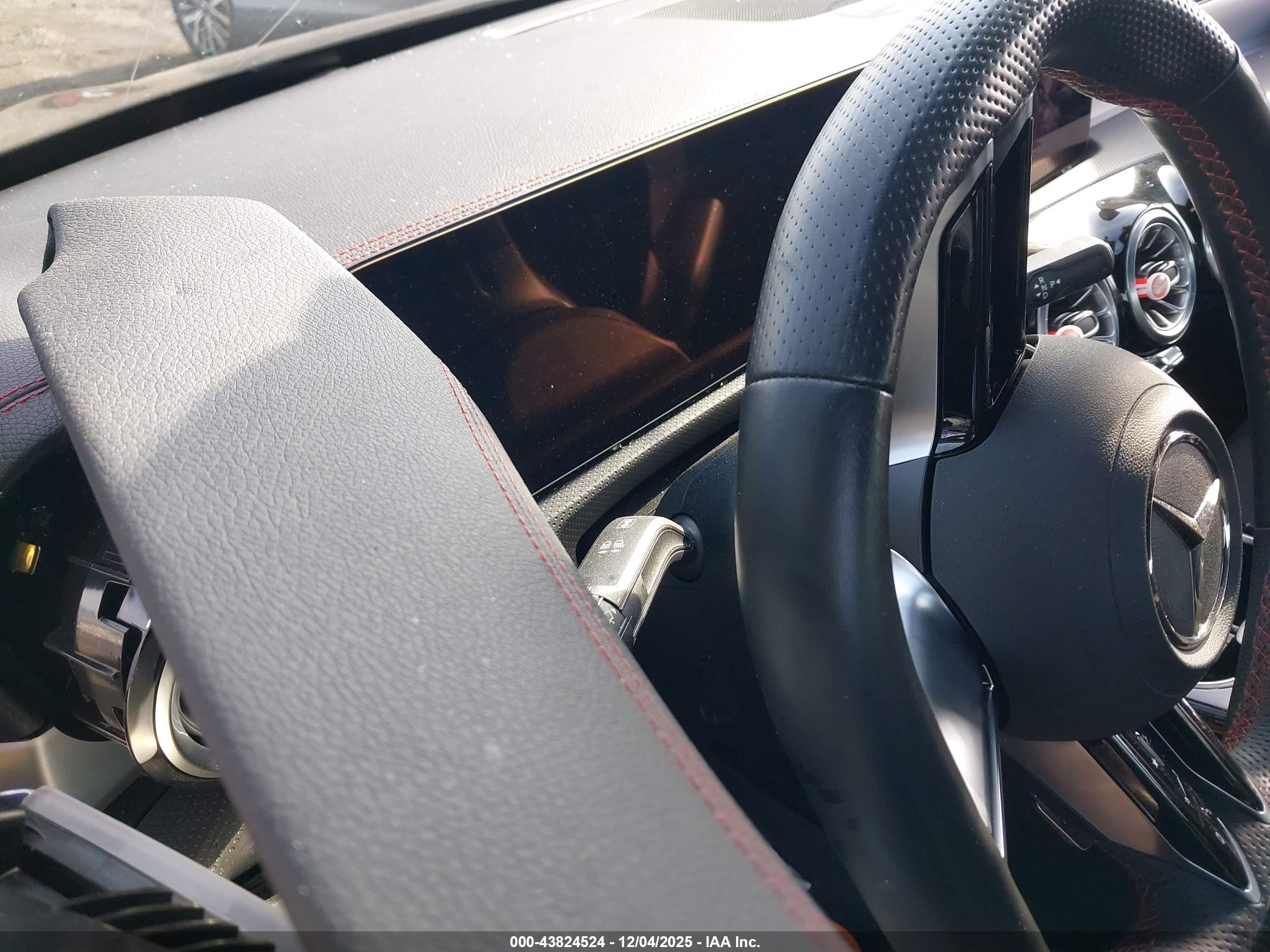 MERCEDES-BENZ CLA image 7